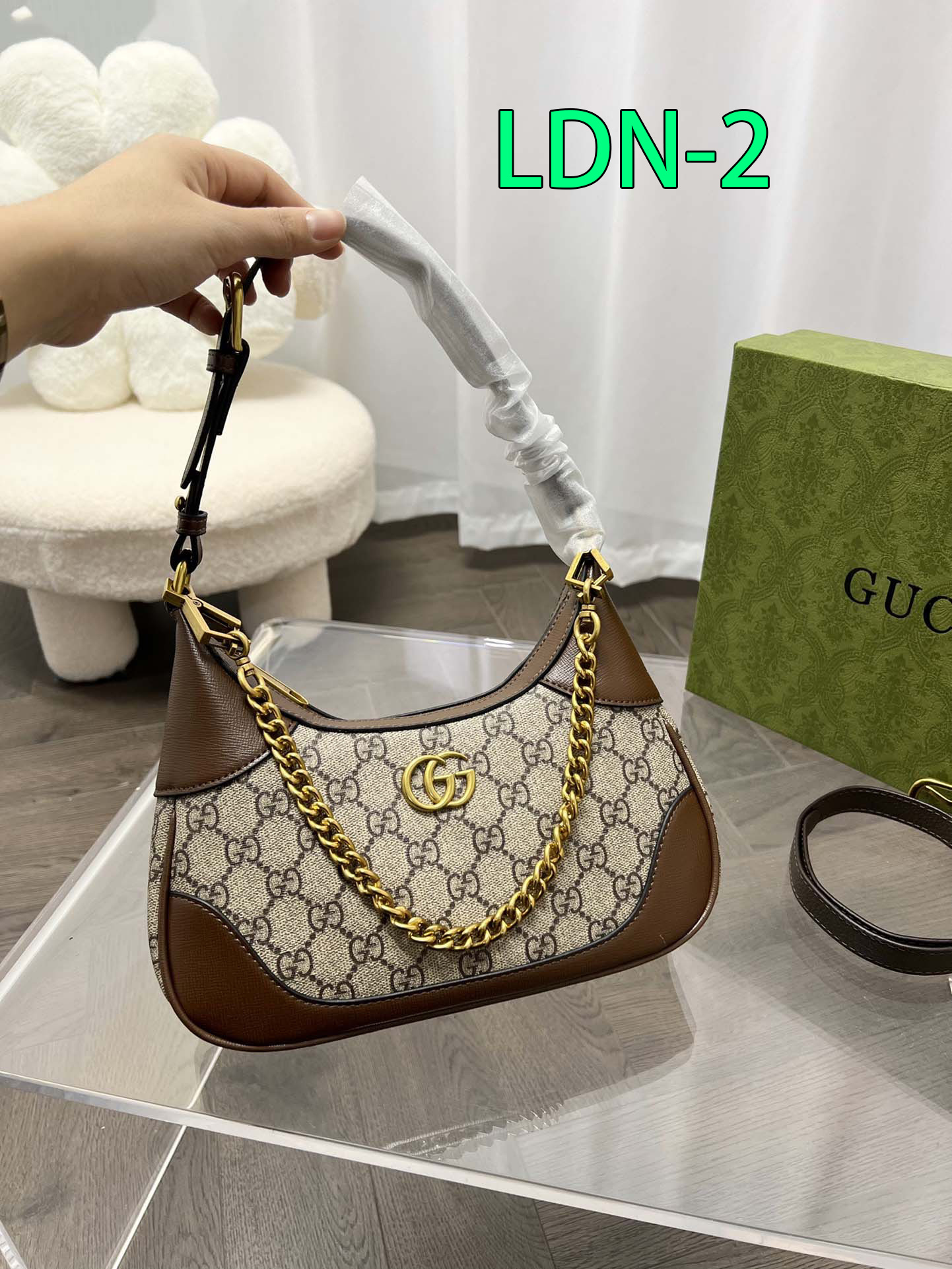 $62-LDN-237 GCI gallery