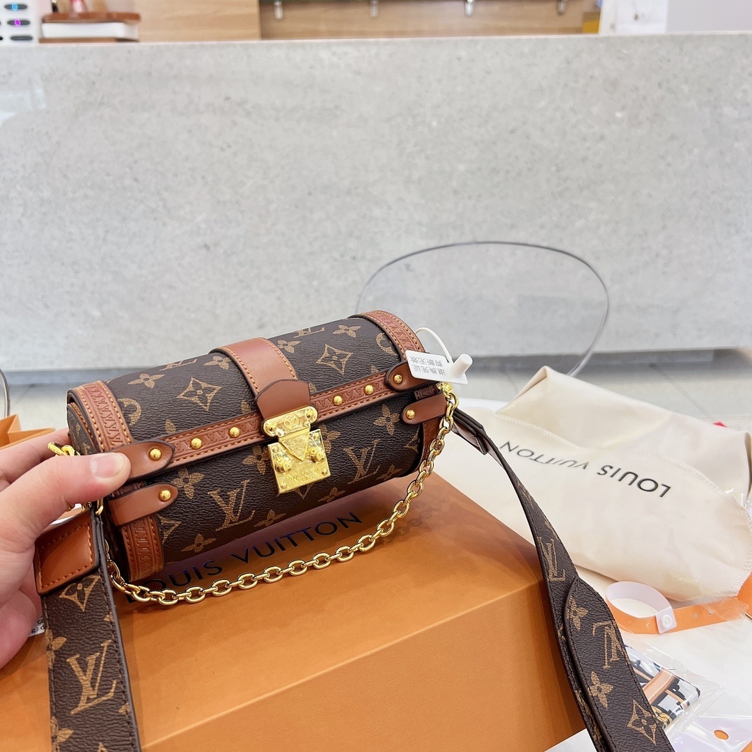 $62-LDN-323 LV gallery