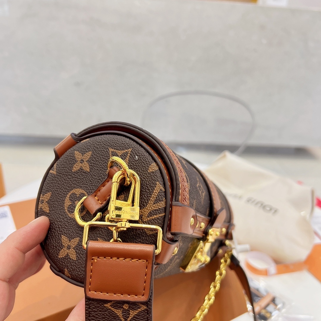 $62-LDN-323 LV gallery