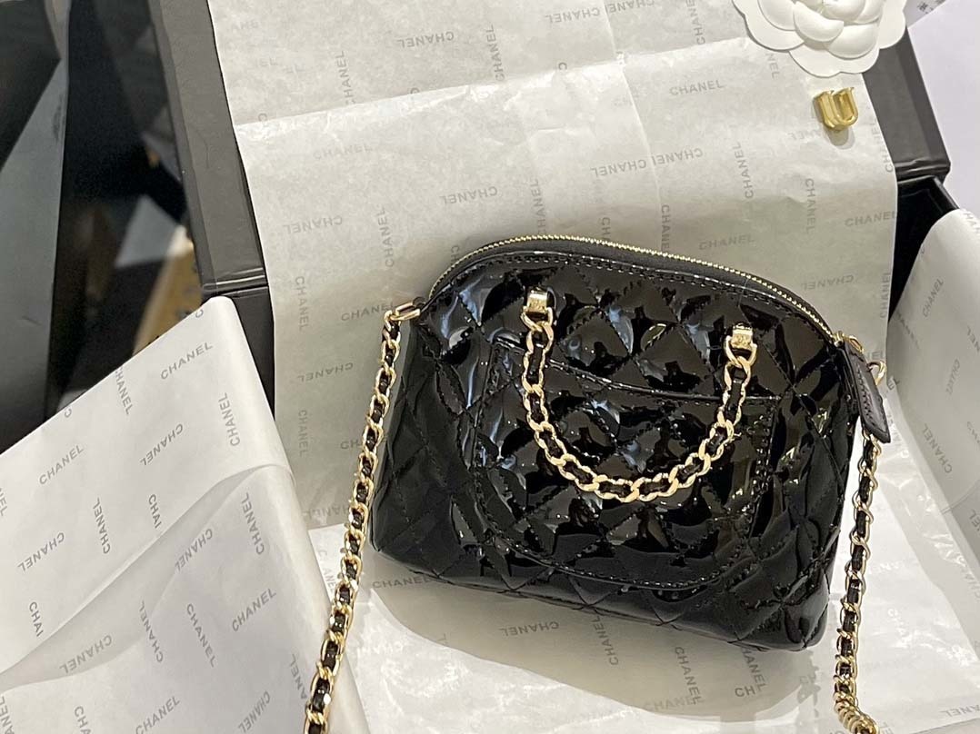 $62-LDN-361 CHA gallery