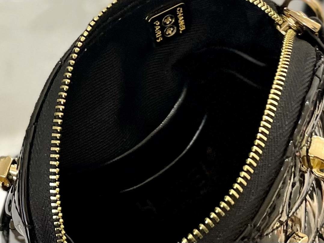 $62-LDN-361 CHA gallery