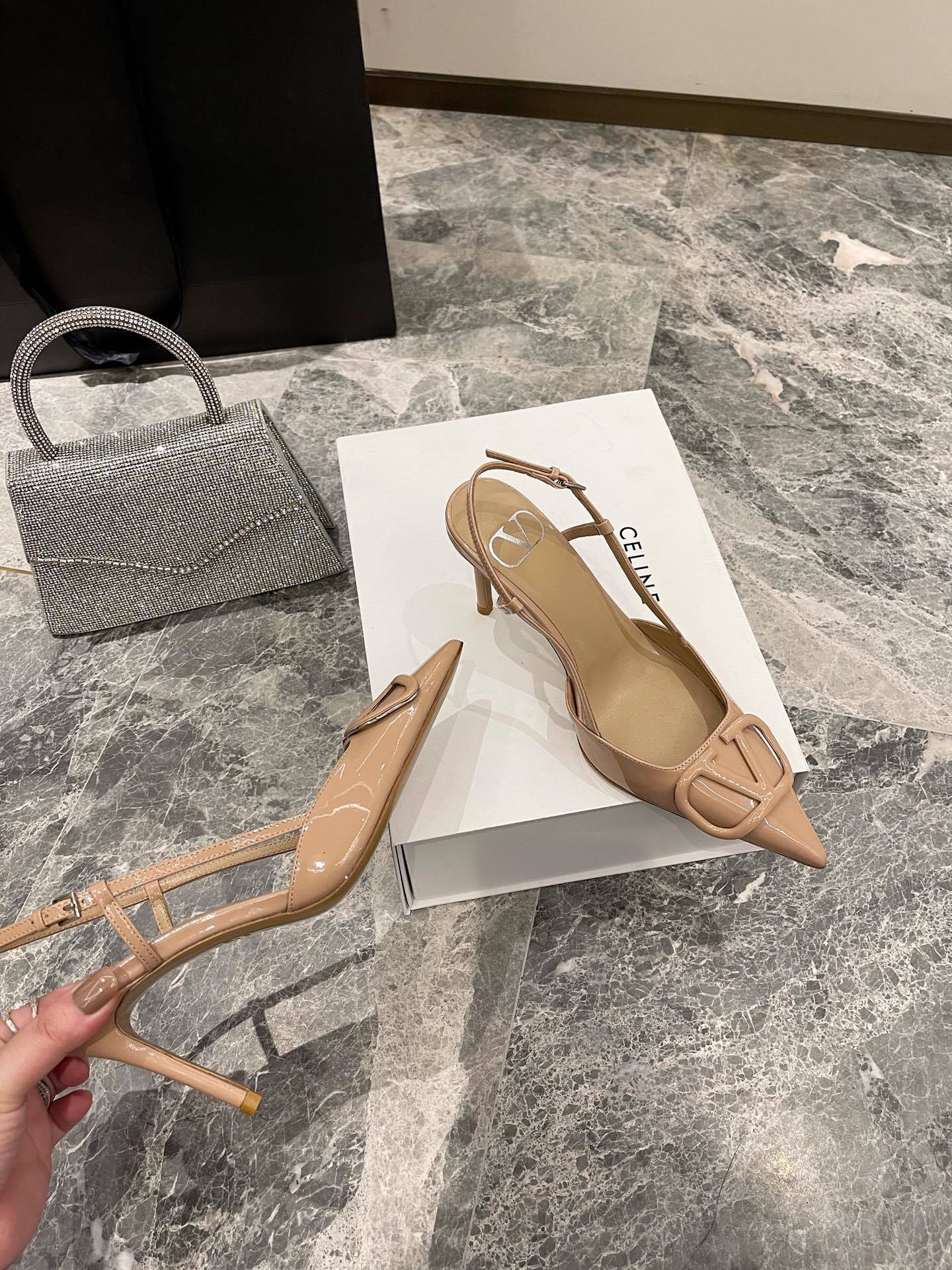 $62-LDN-471 VATO gallery