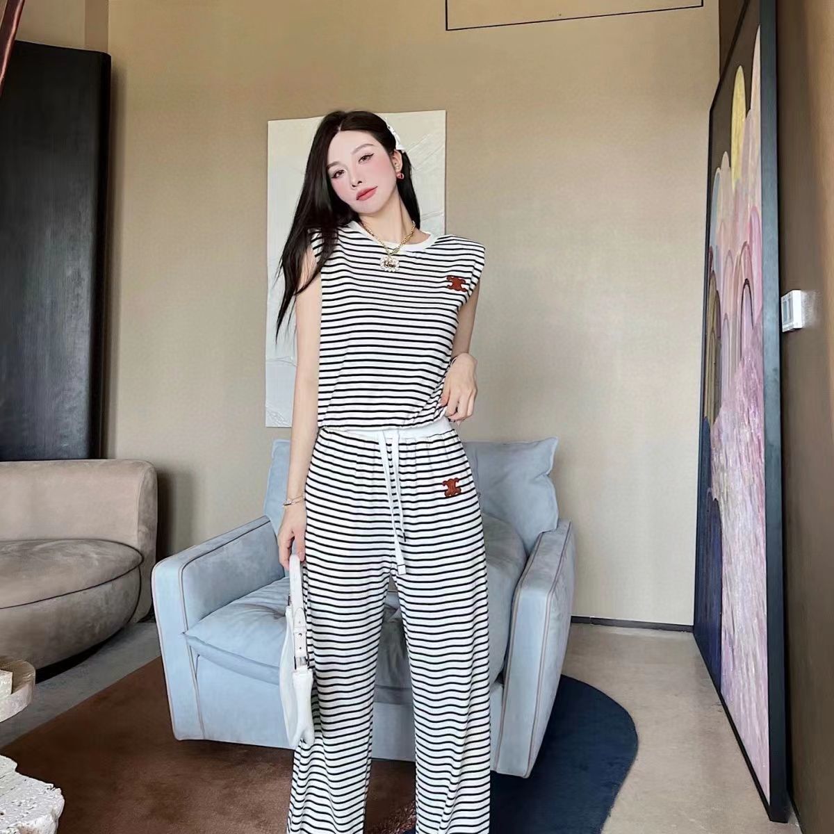 $62-LDN-572 CEL gallery