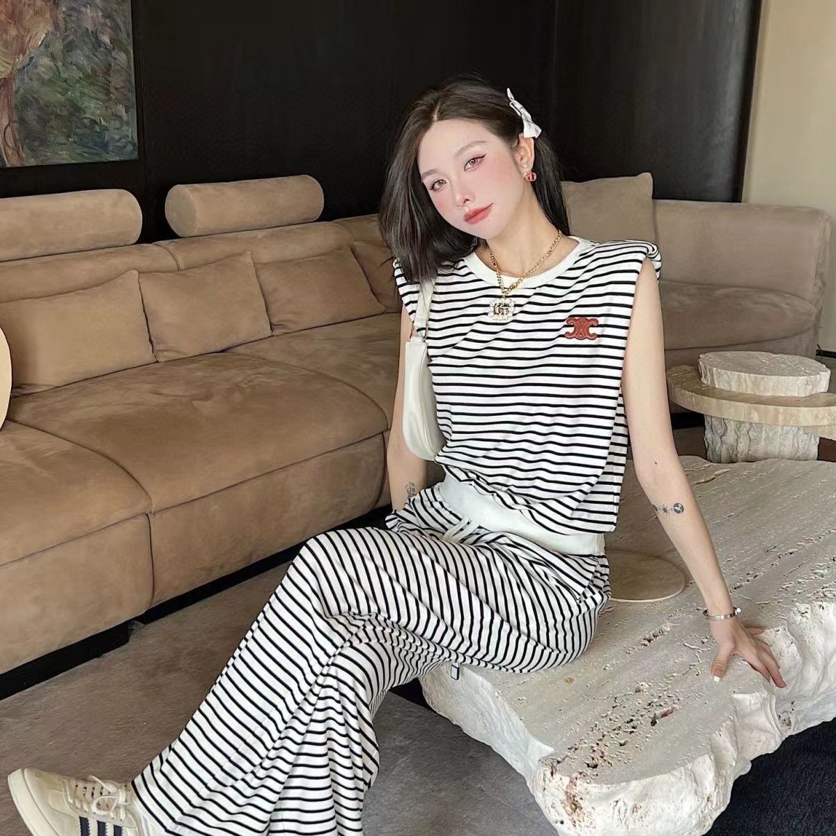 $62-LDN-572 CEL gallery