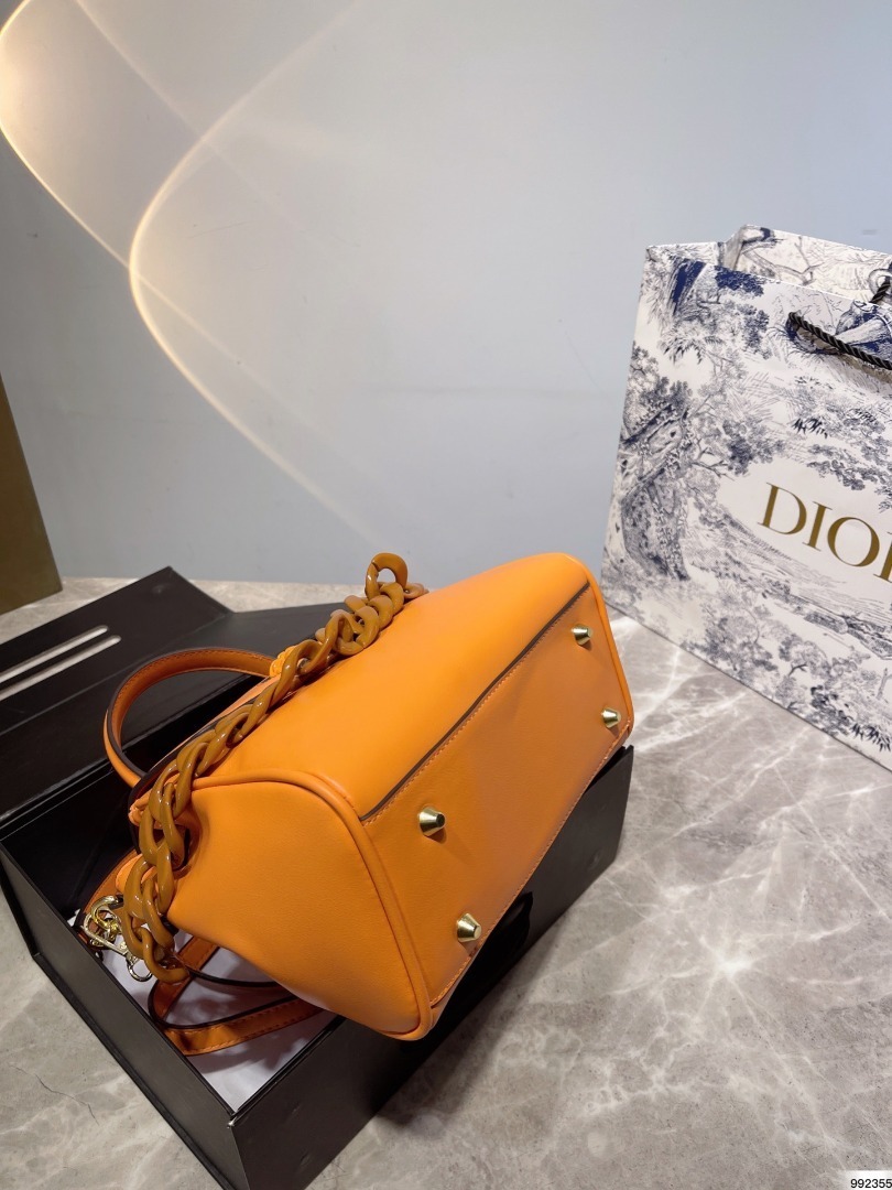 $62-LDN-591 VER gallery