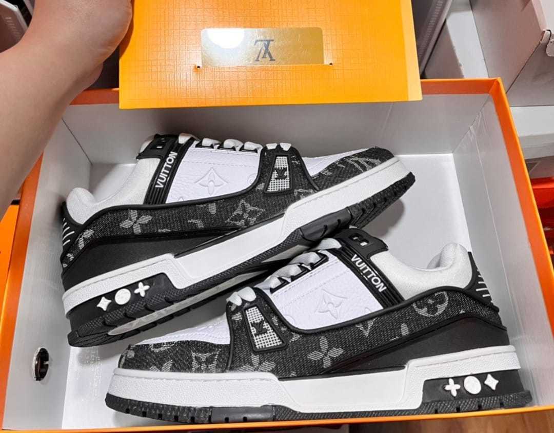 $62-LDN-722 LV gallery