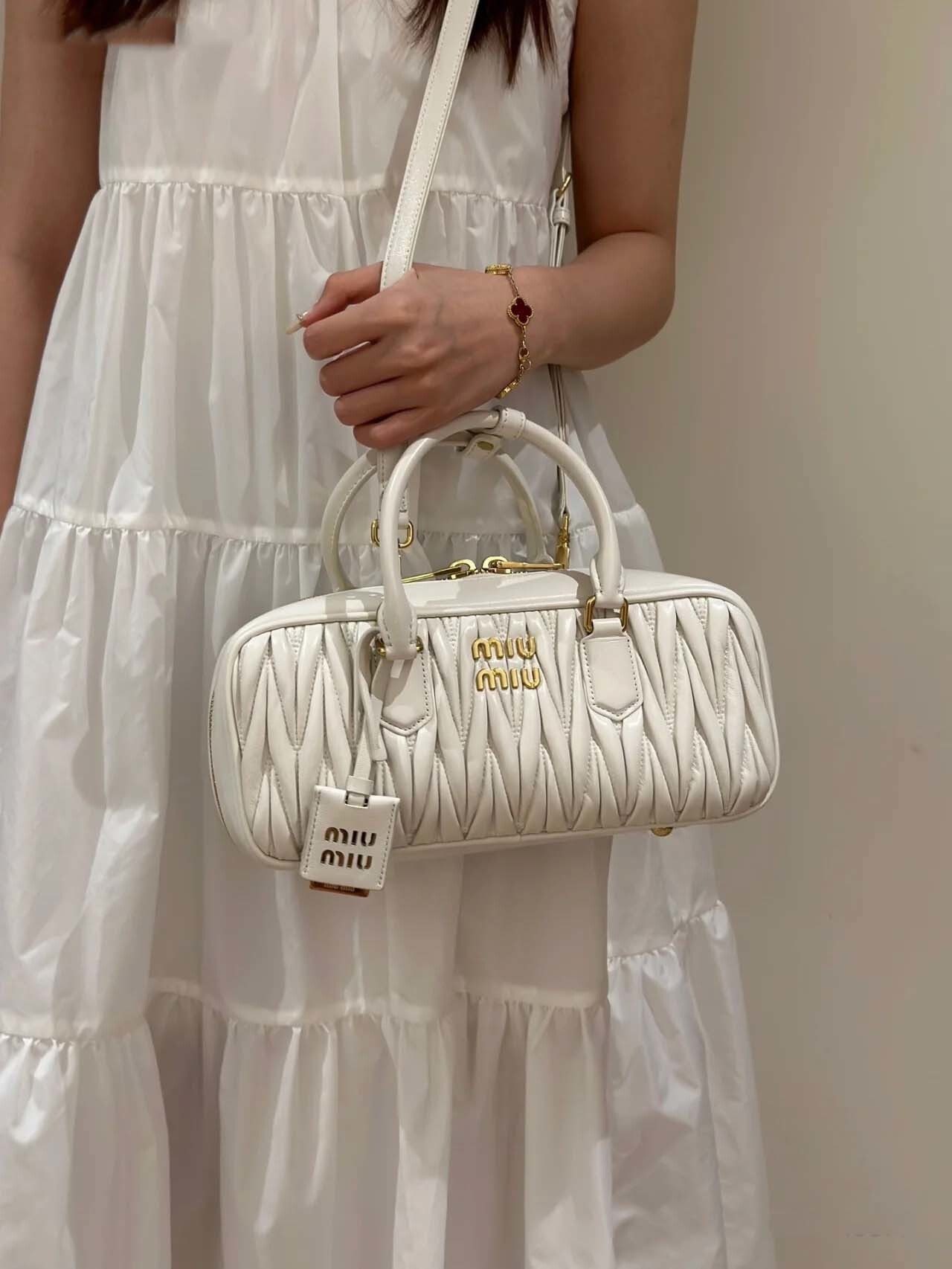 $63-LDN-531 MIU gallery