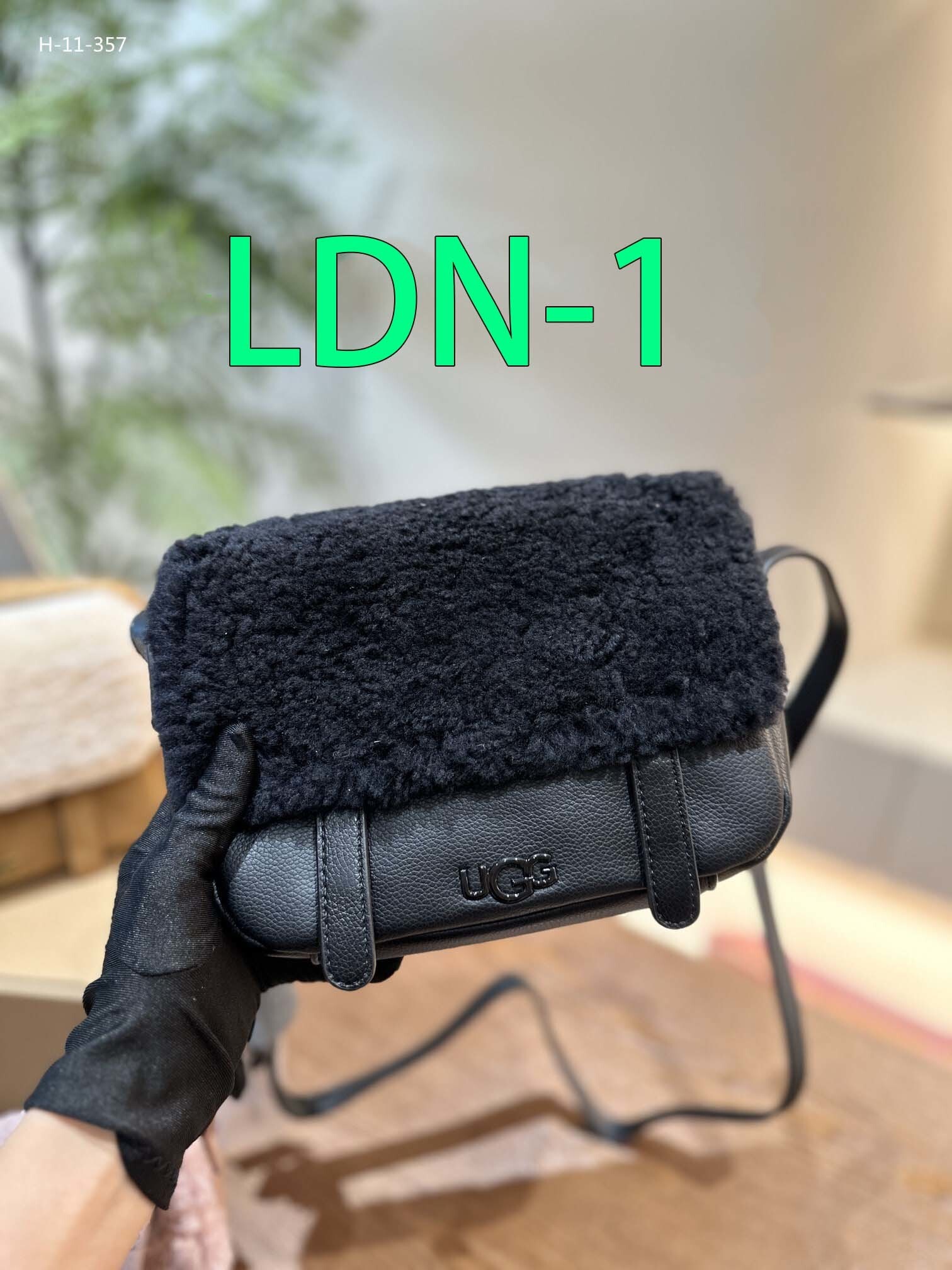 $63-LDN-682 UGG gallery