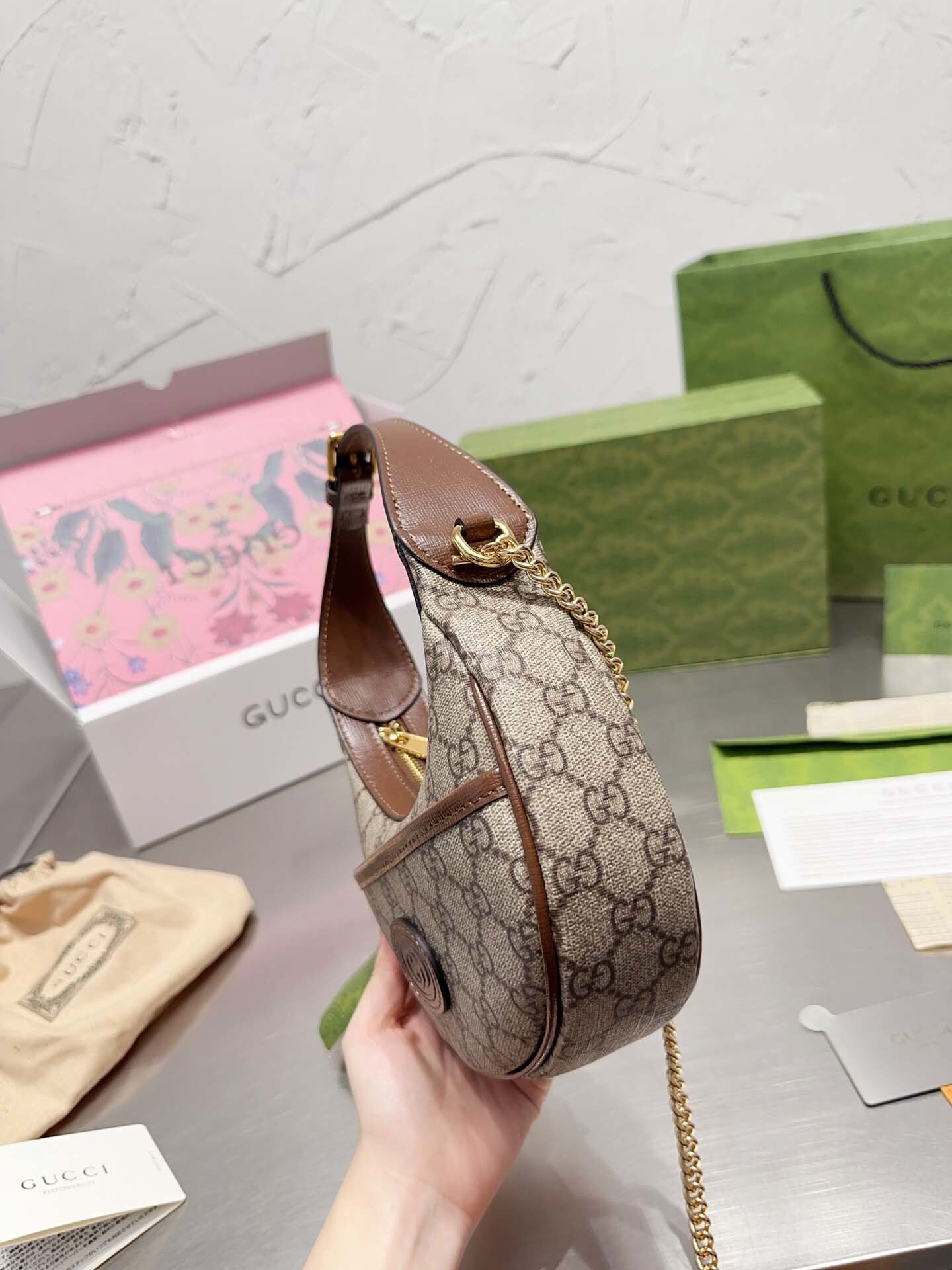 $64-LDN-230 GCI gallery