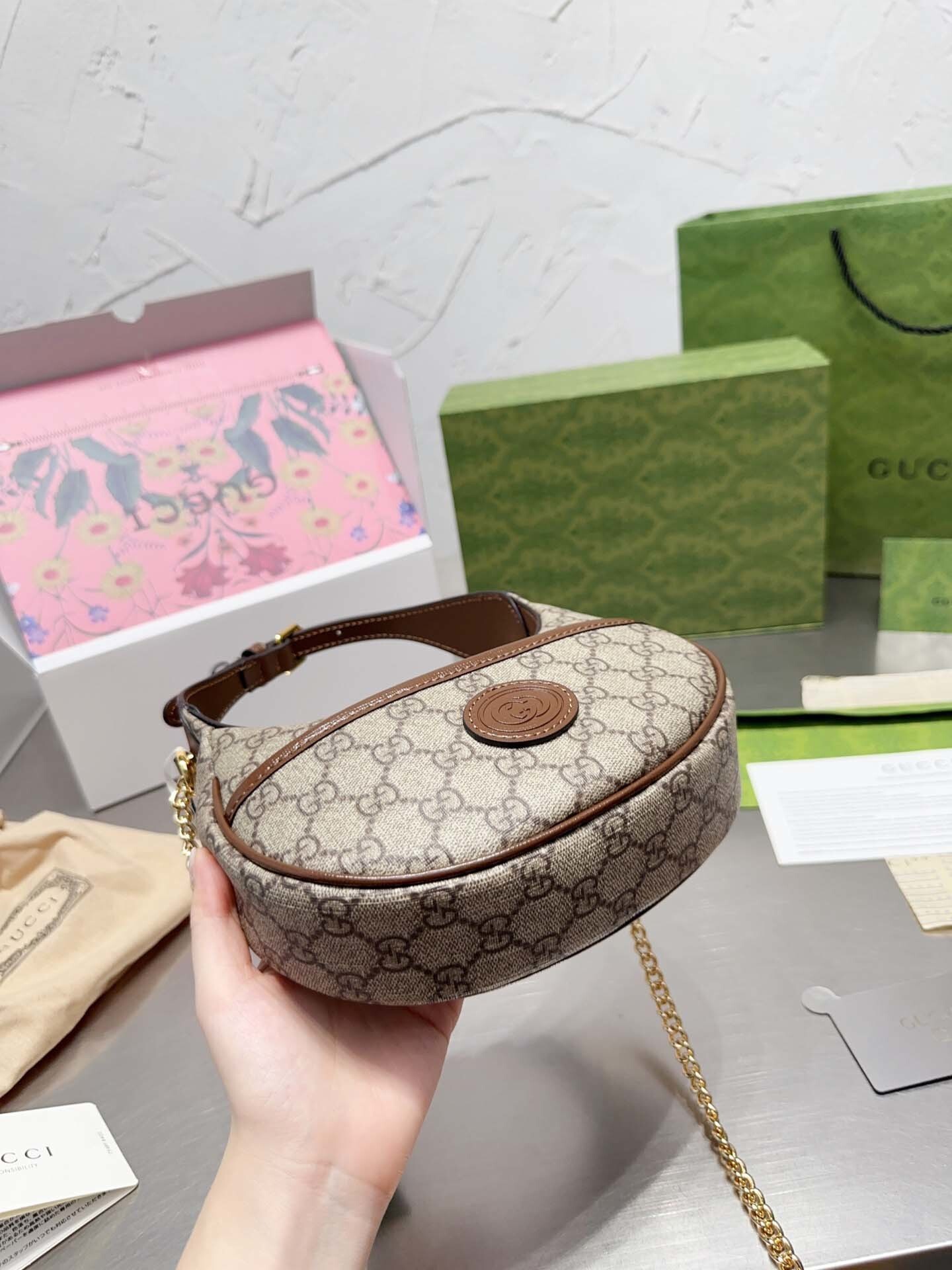 $64-LDN-230 GCI gallery