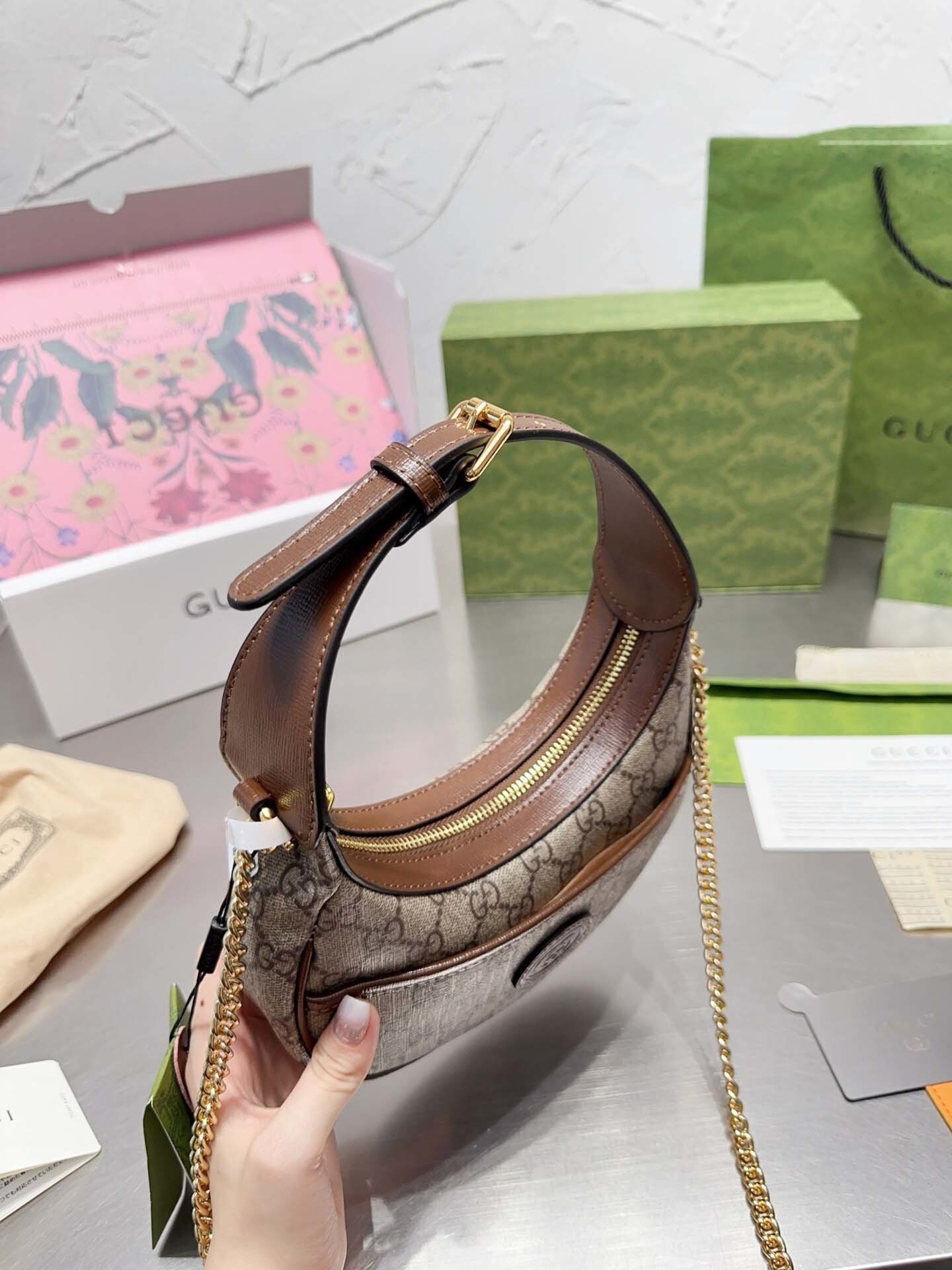 $64-LDN-230 GCI gallery