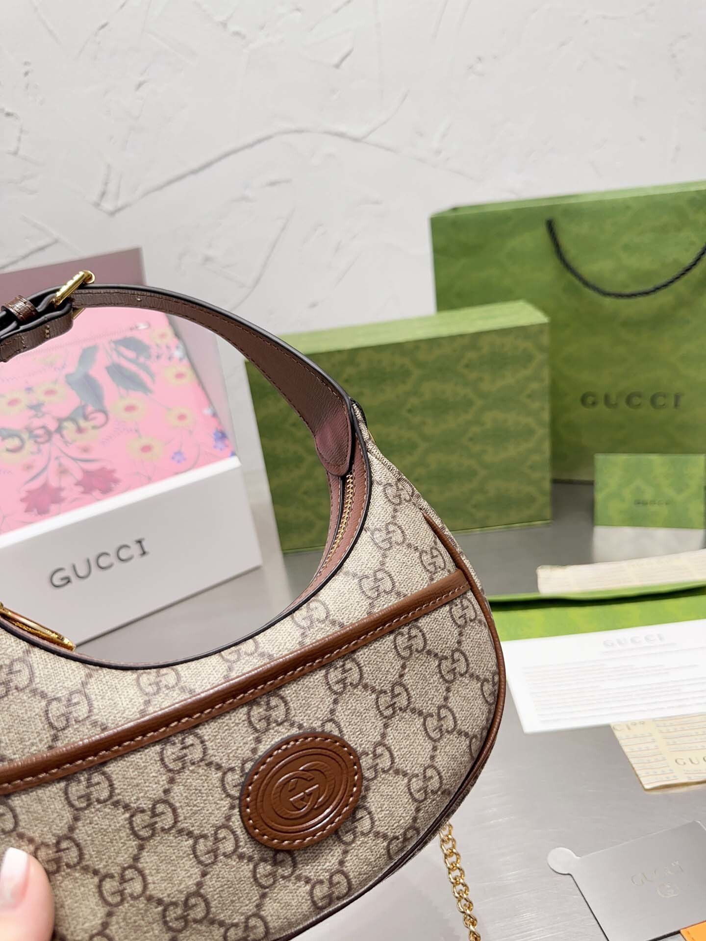 $64-LDN-230 GCI gallery