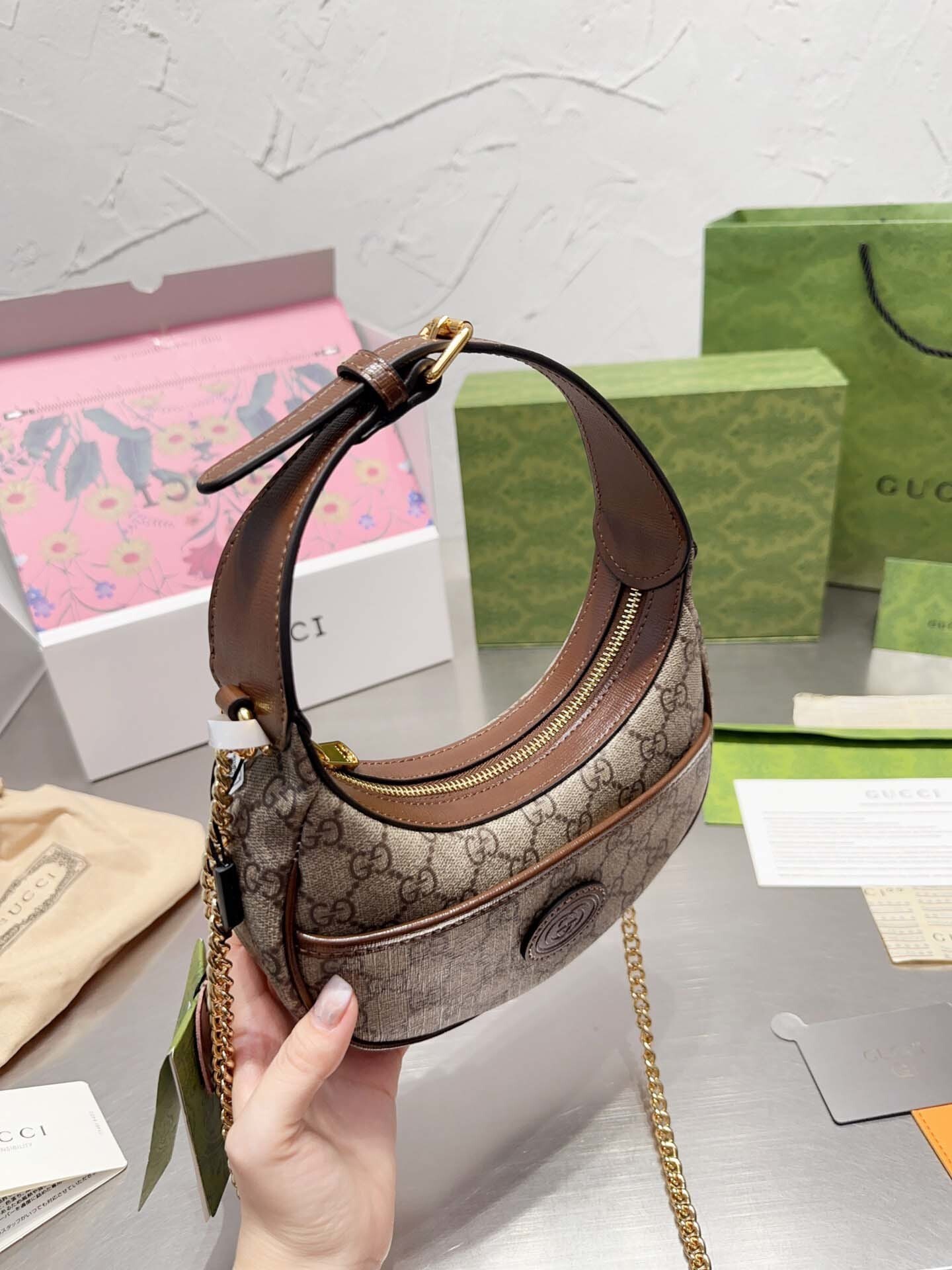 $64-LDN-230 GCI gallery