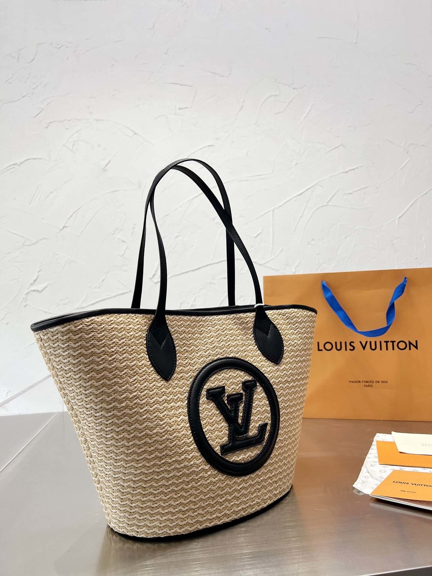 $64-LDN-317 LV gallery