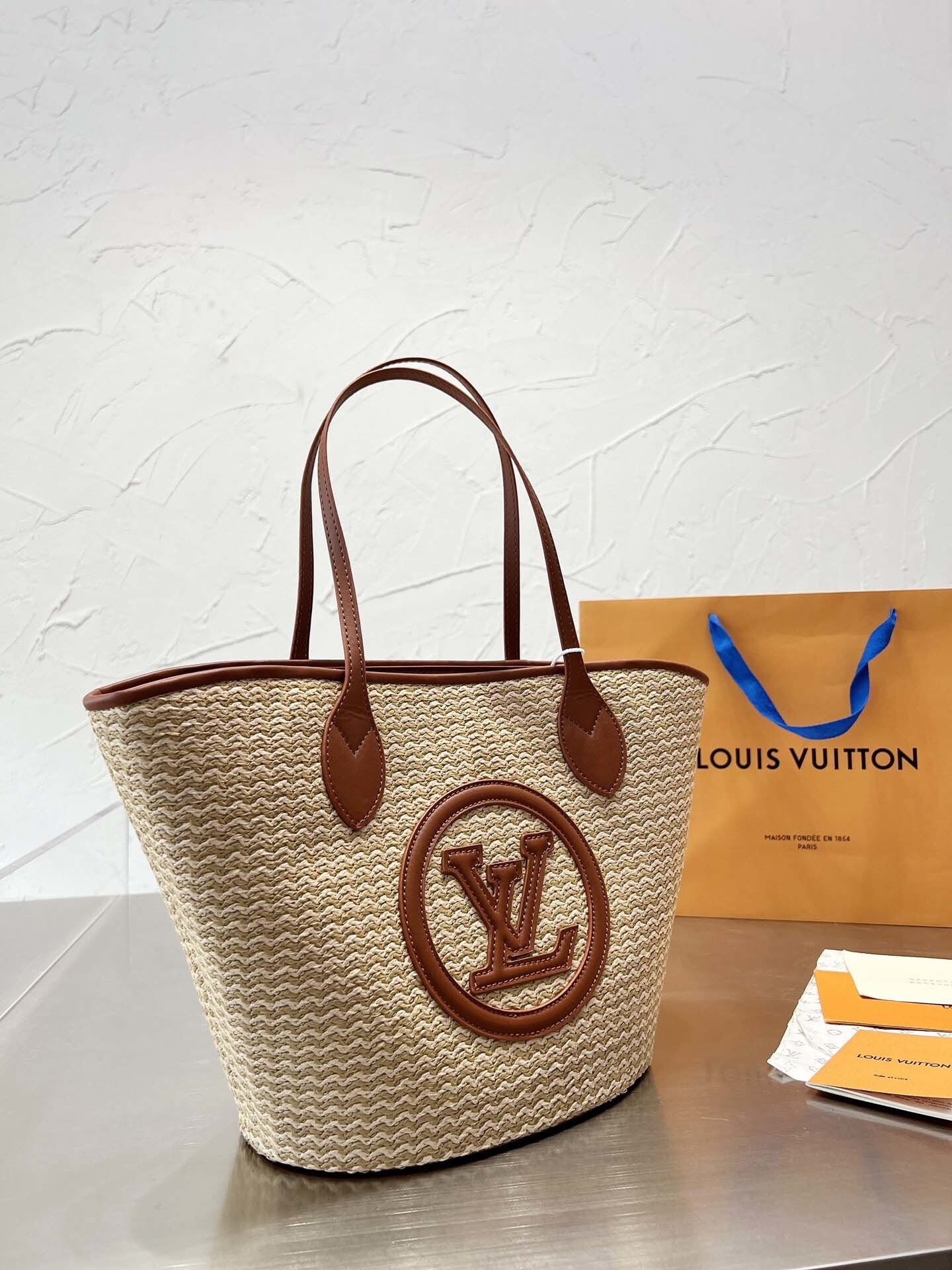 $64-LDN-317 LV gallery