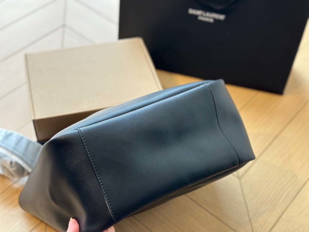 $64-LDN-384 YSL gallery