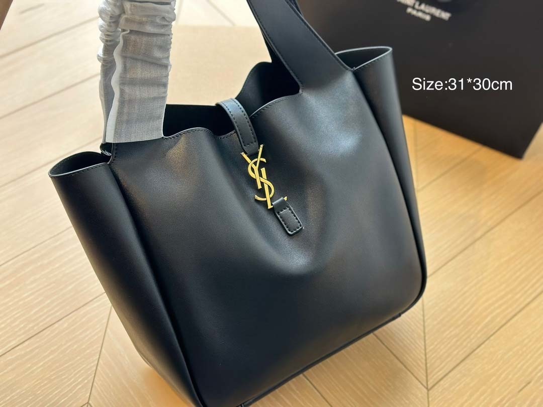 $64-LDN-384 YSL gallery
