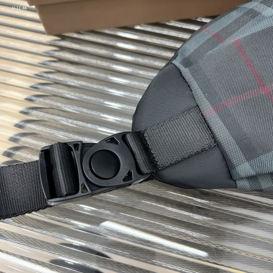 $64-LDN-698 BURBE gallery