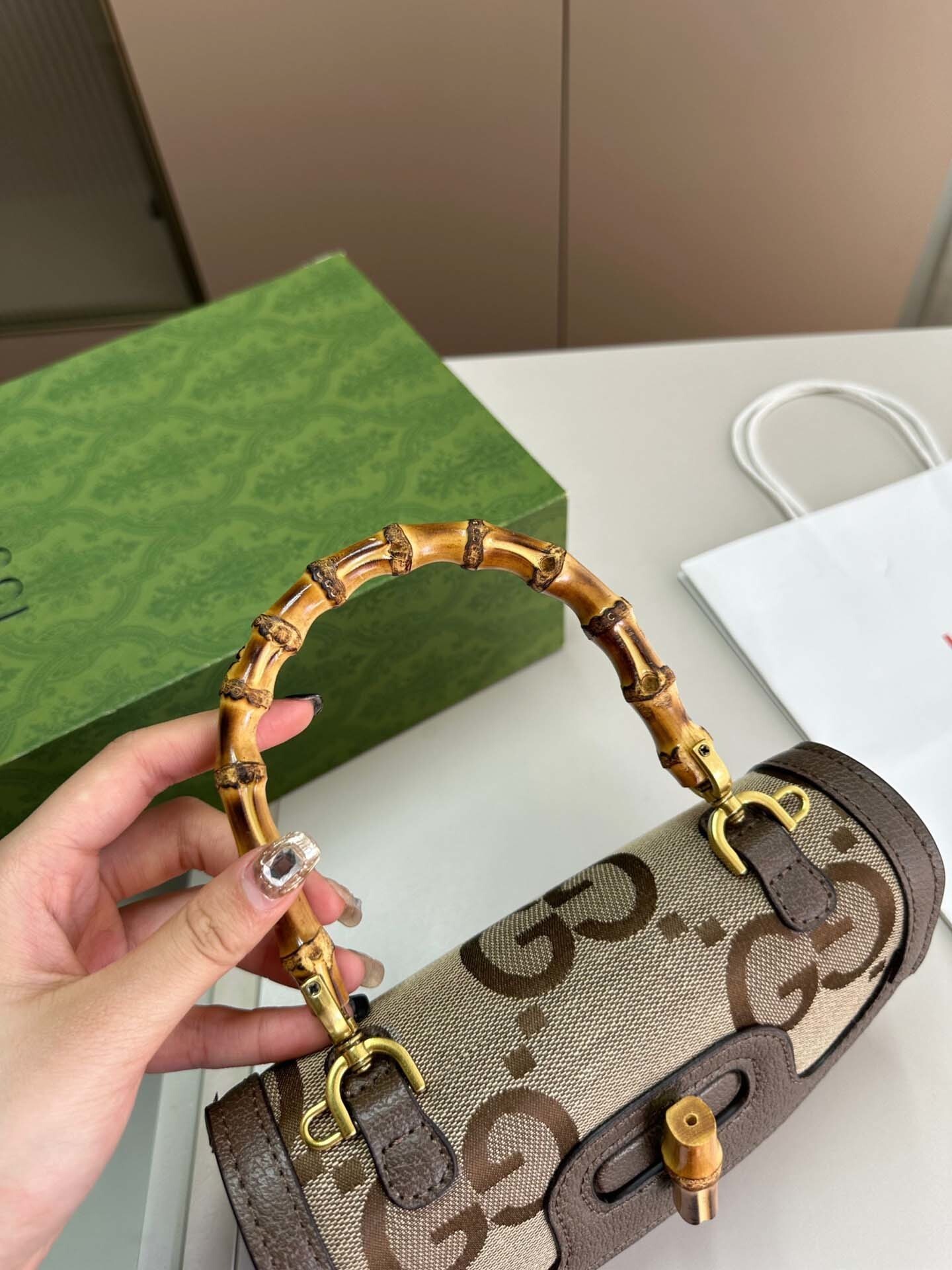 $65-LDN-274 GCI gallery