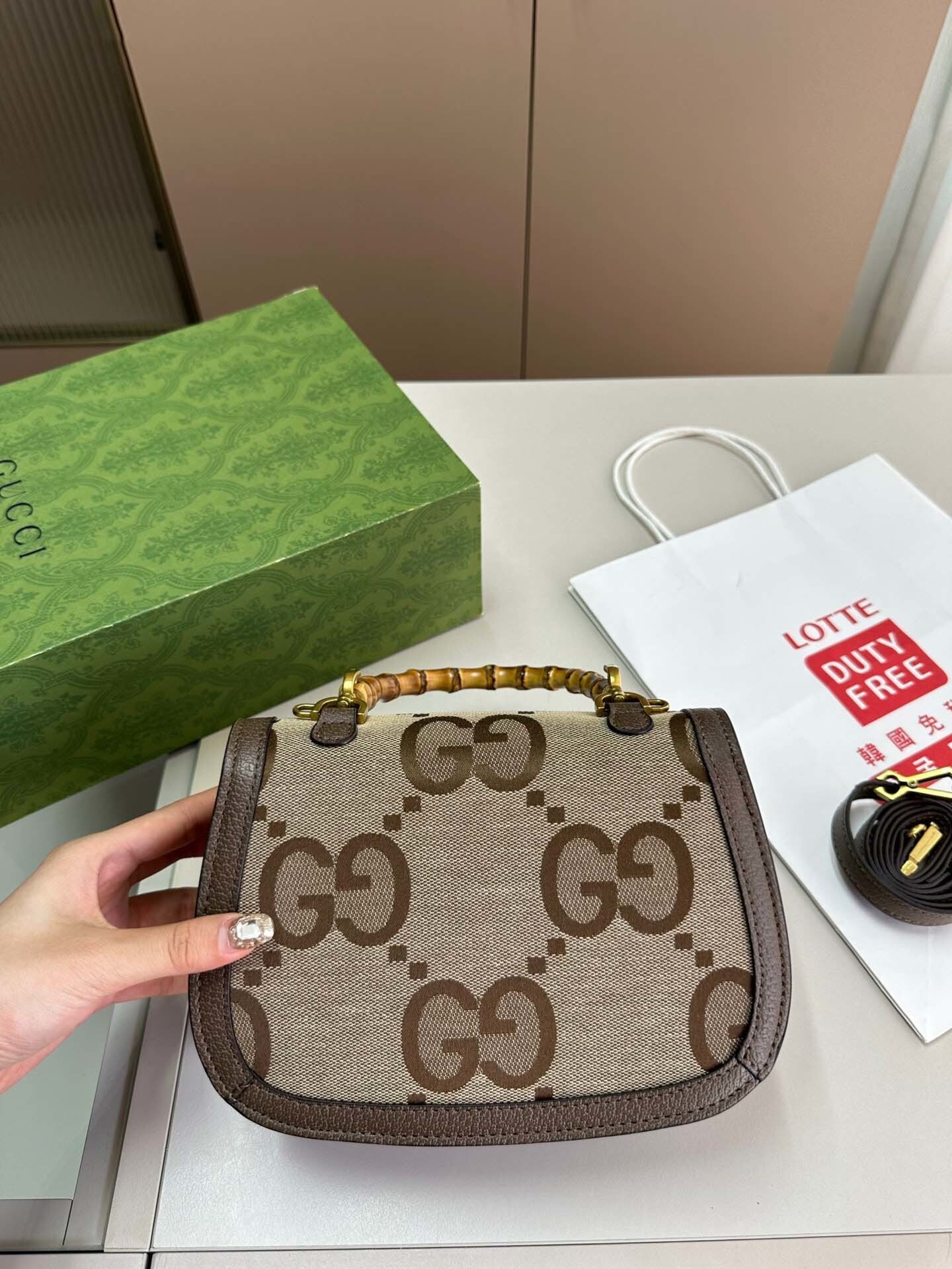 $65-LDN-274 GCI gallery