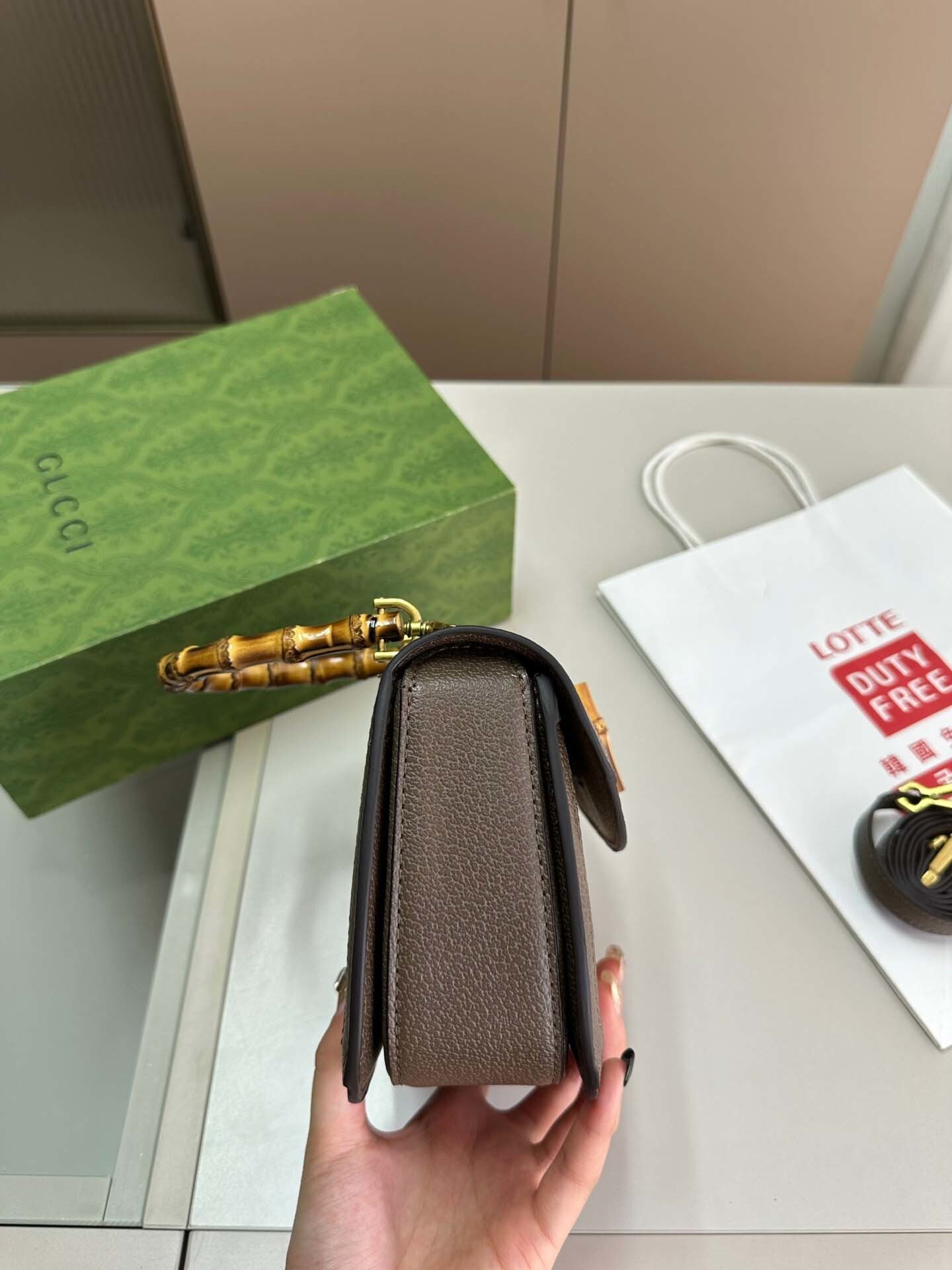 $65-LDN-274 GCI gallery