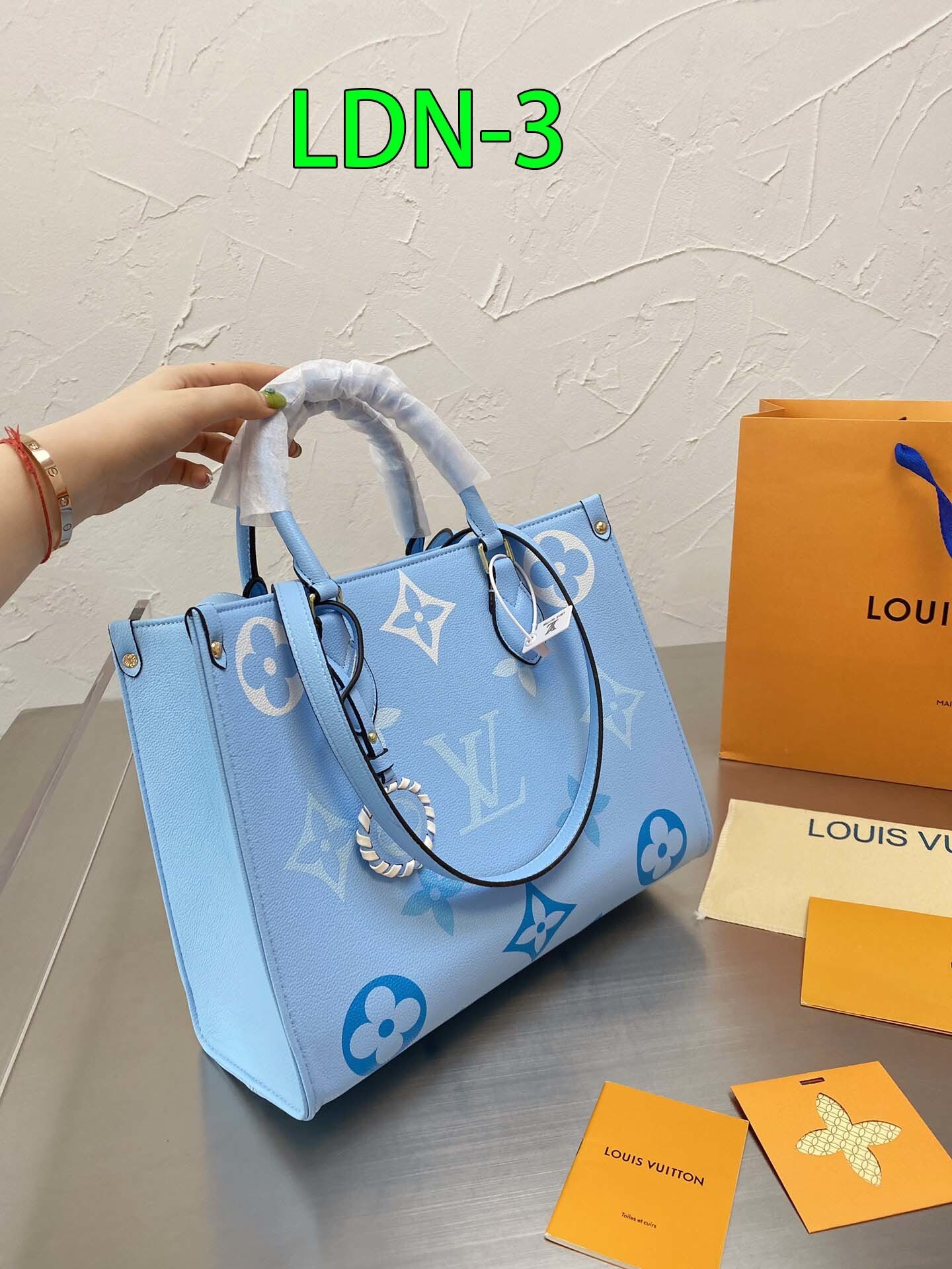 $65-LDN-310 LV gallery