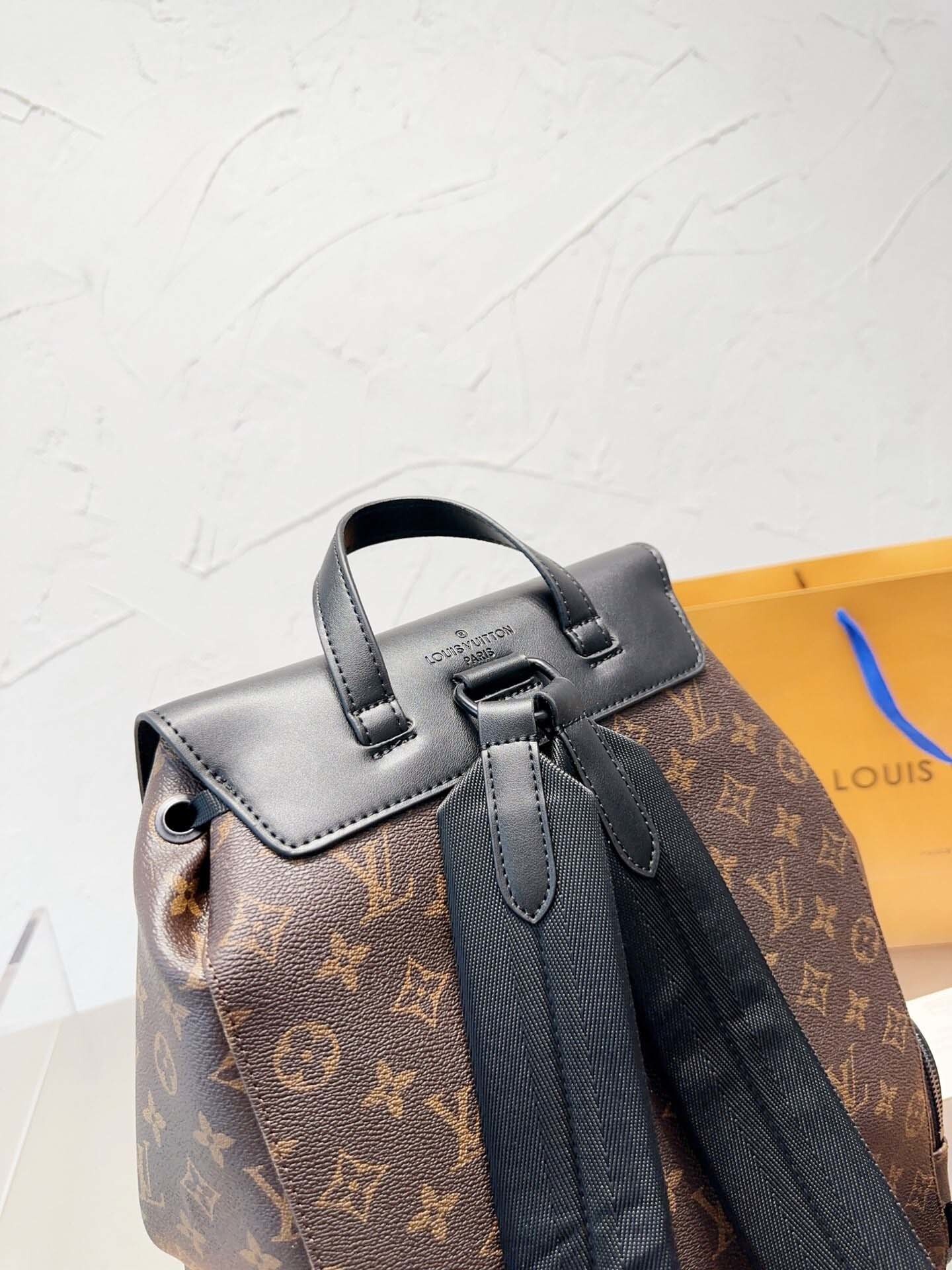 $65-LDN-324 LV gallery