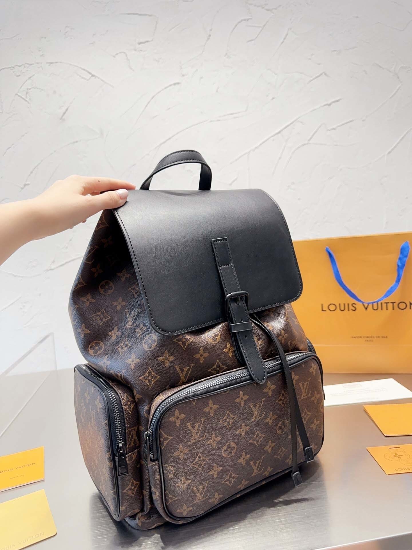 $65-LDN-324 LV gallery