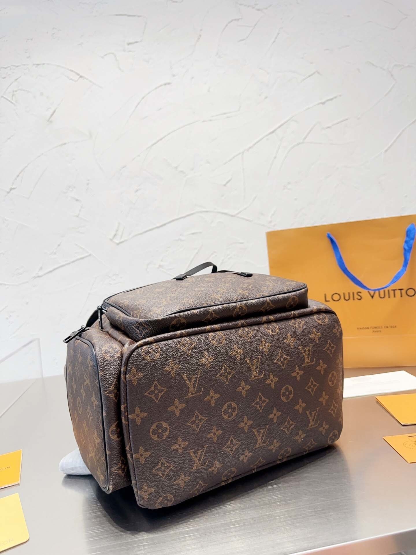 $65-LDN-324 LV gallery