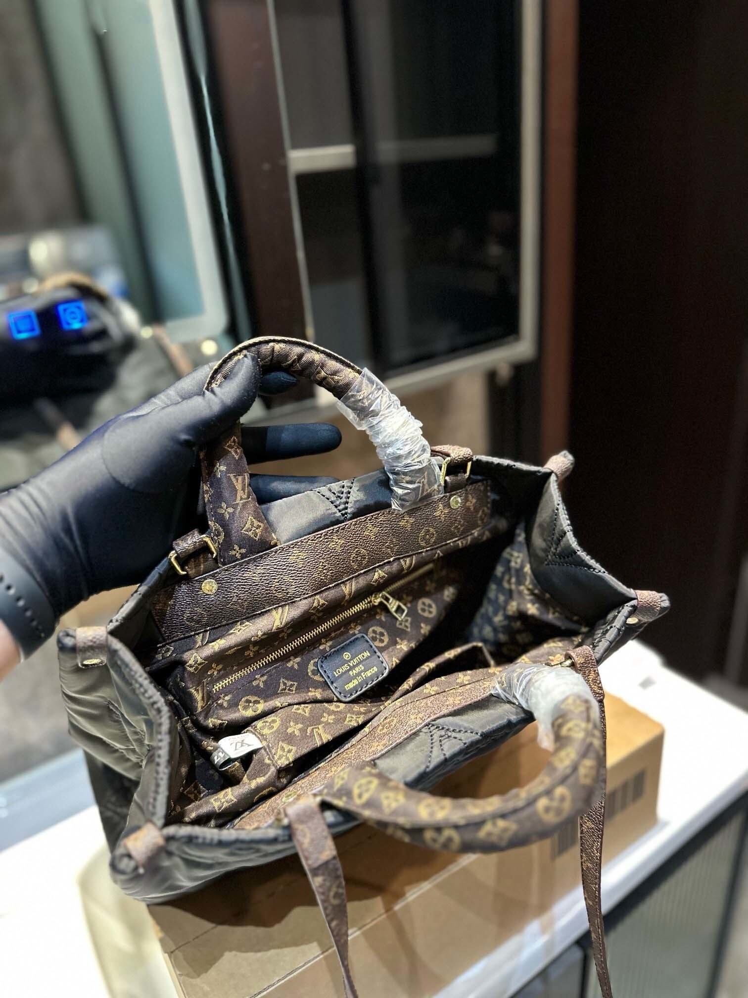 $65-LDN-327 LV gallery