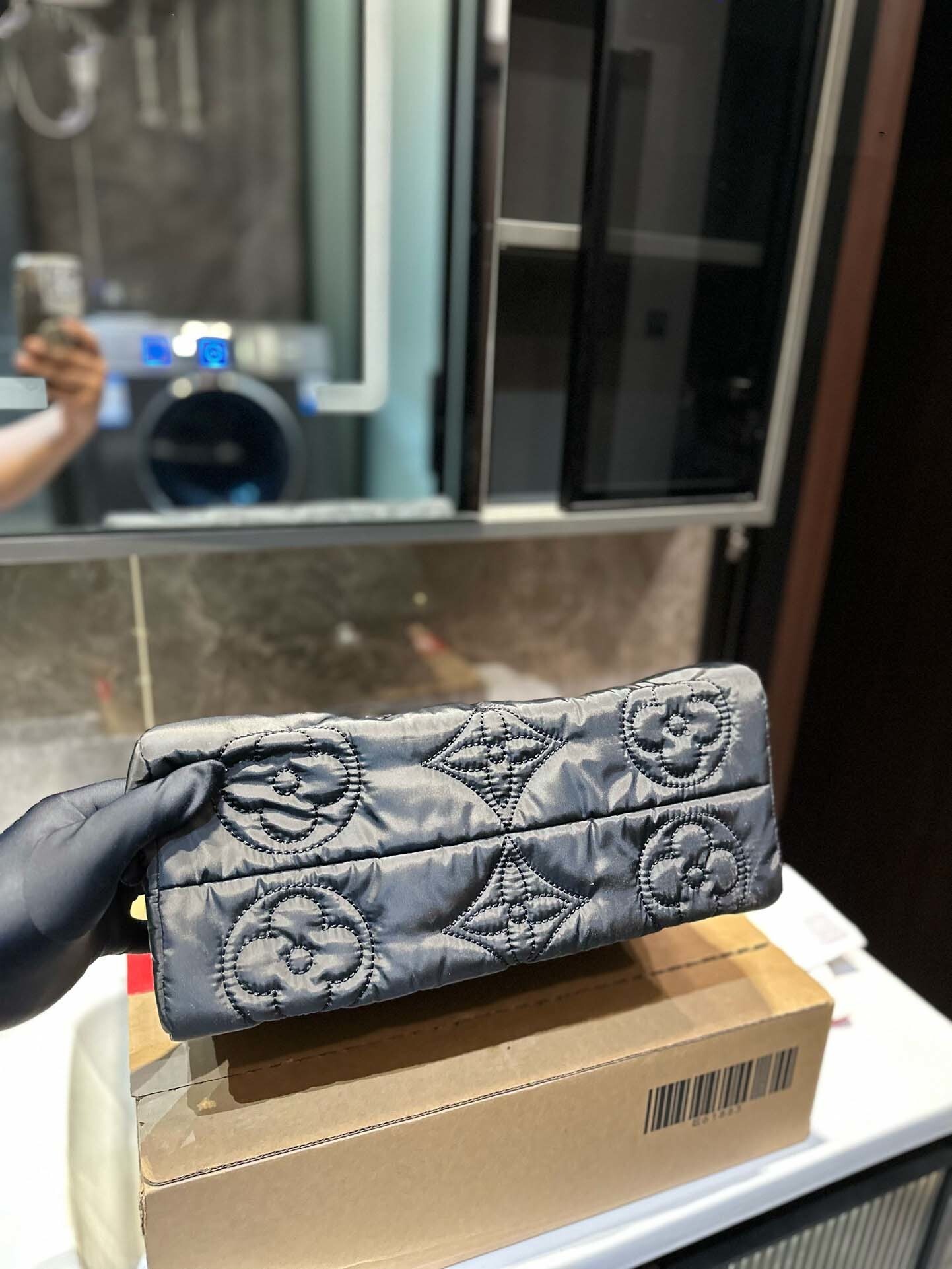 $65-LDN-327 LV gallery