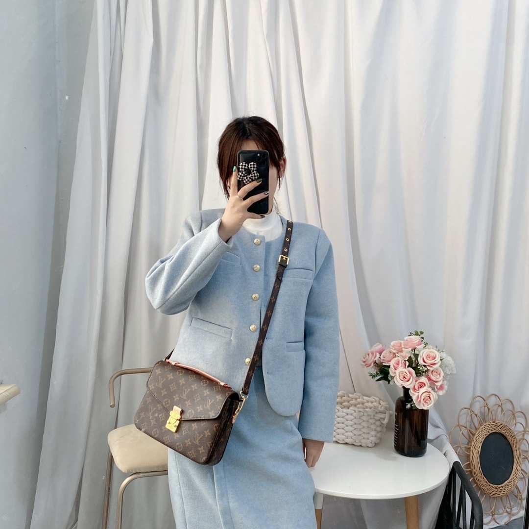 $65-LDN-335 LV gallery