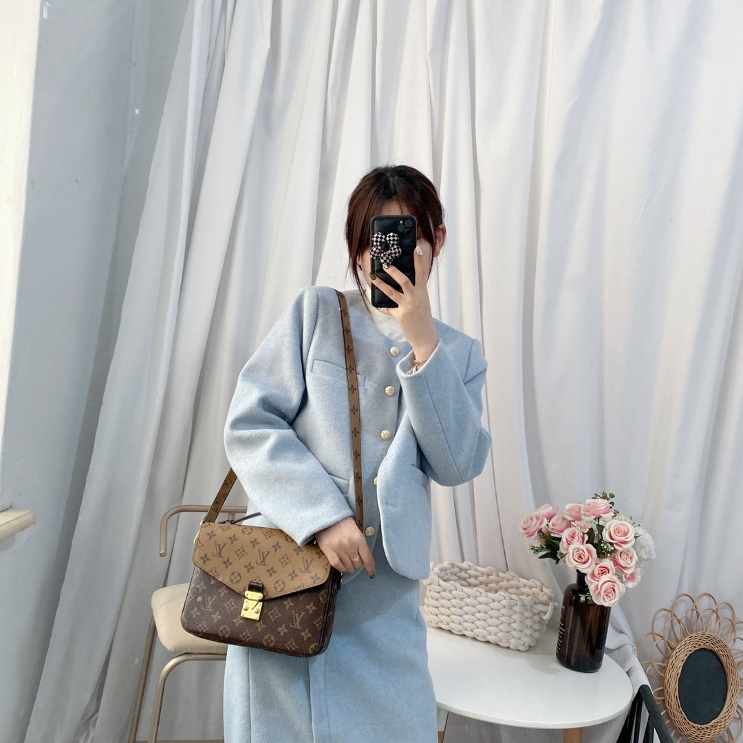 $65-LDN-335 LV gallery