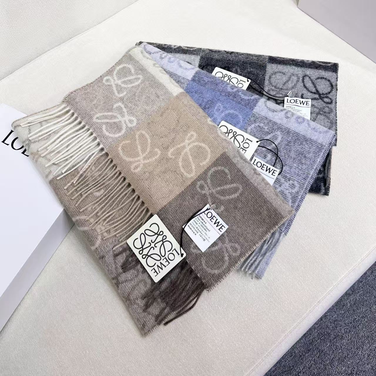 $65.5-LING-15 LOEWE gallery