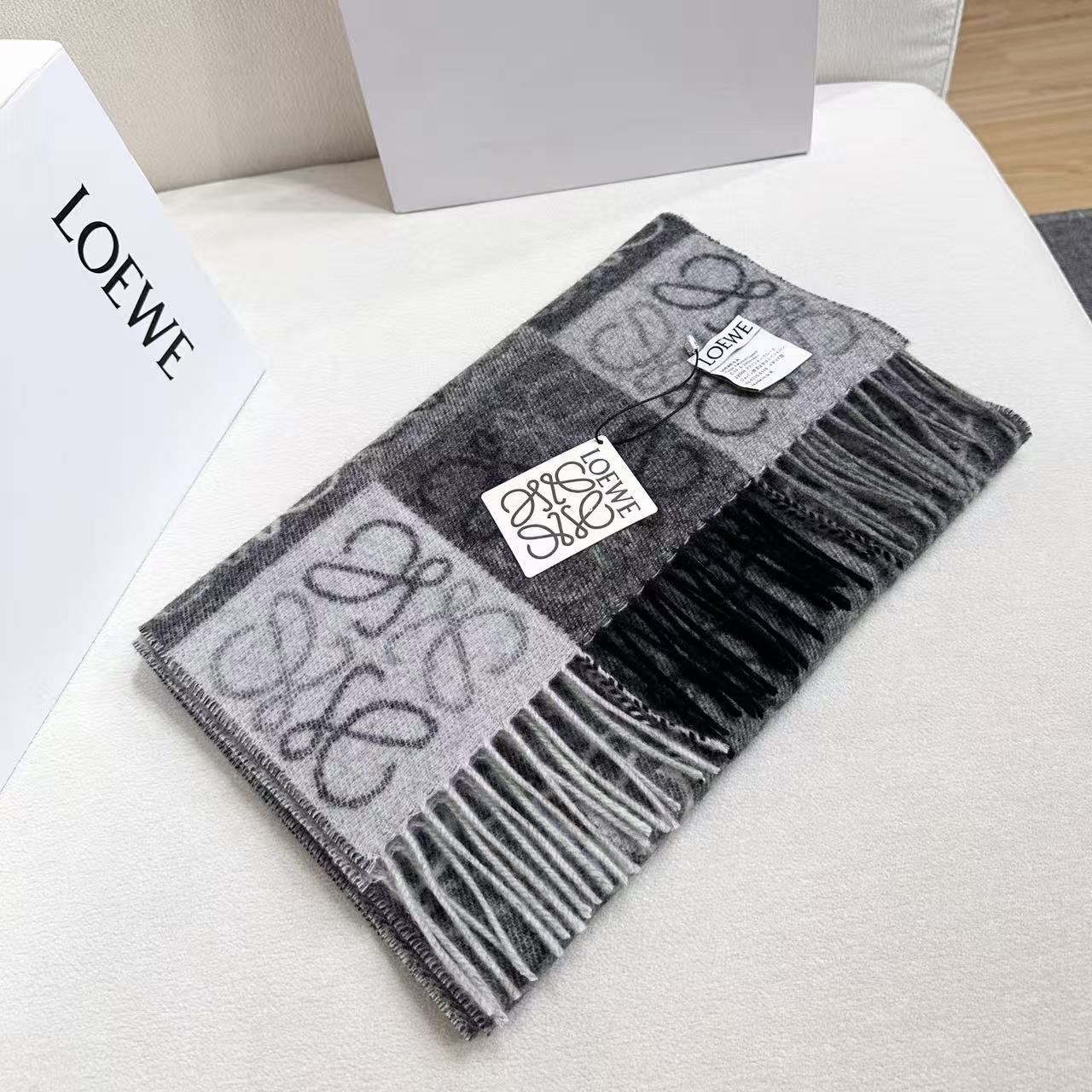 $65.5-LING-15 LOEWE gallery