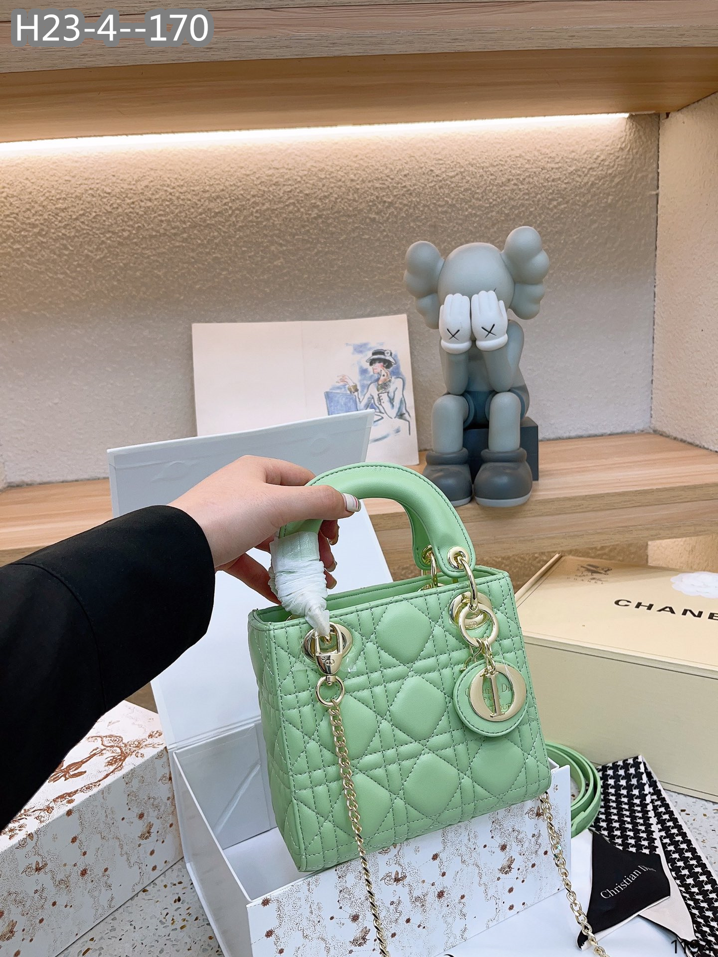 $66-LDN-777 Dr gallery