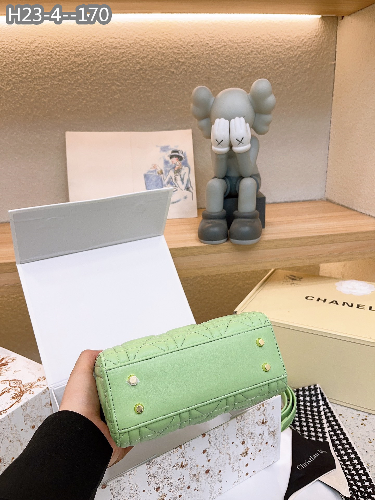 $66-LDN-777 Dr gallery