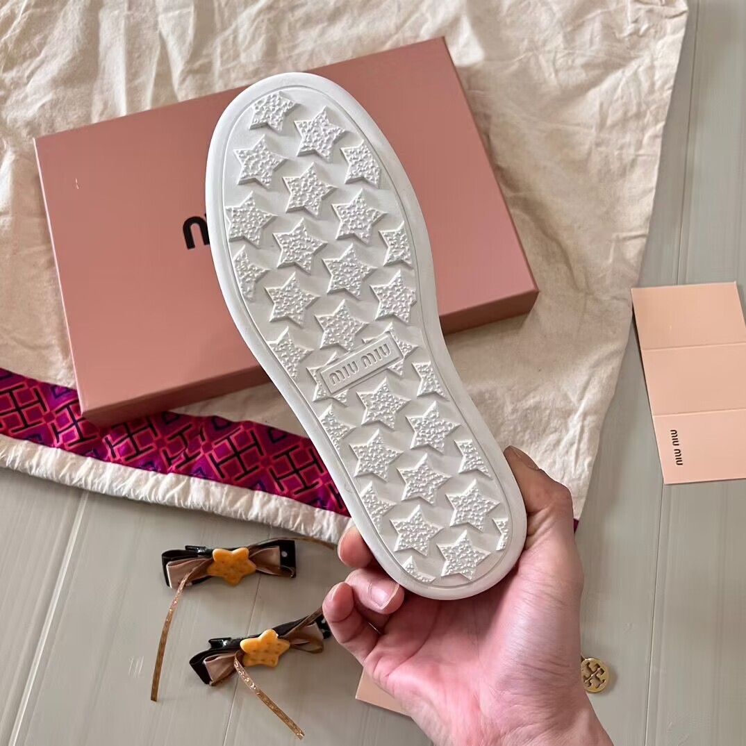 $67-LDN-534 MIU gallery