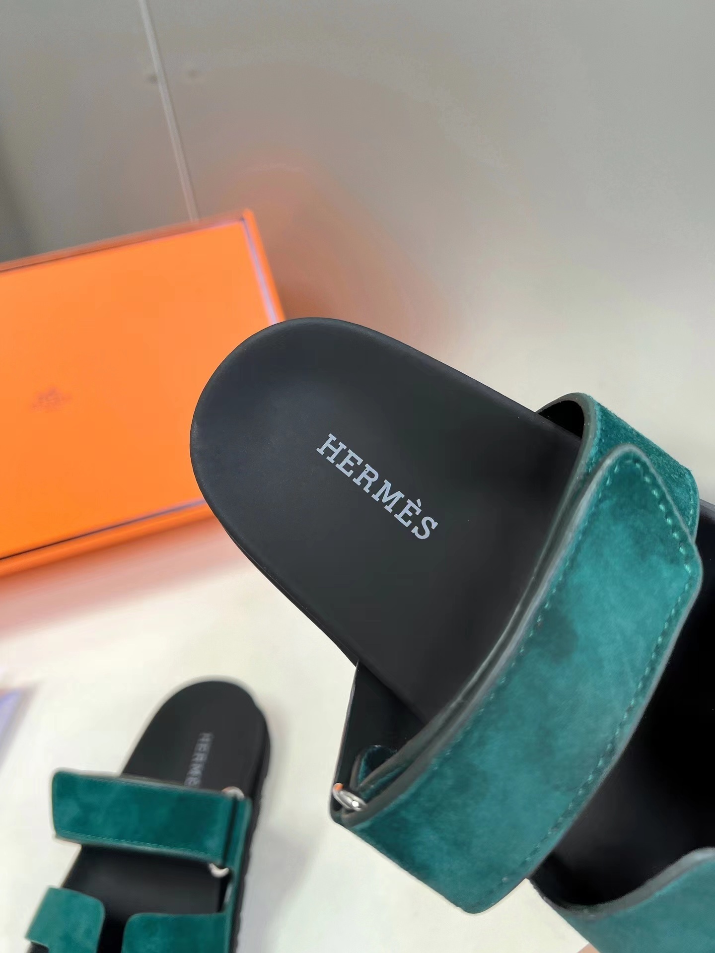 $67-LDN-752 Herm gallery