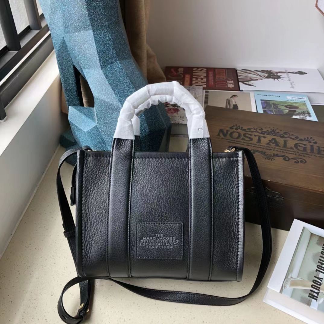 $68-LDN-478 THE gallery