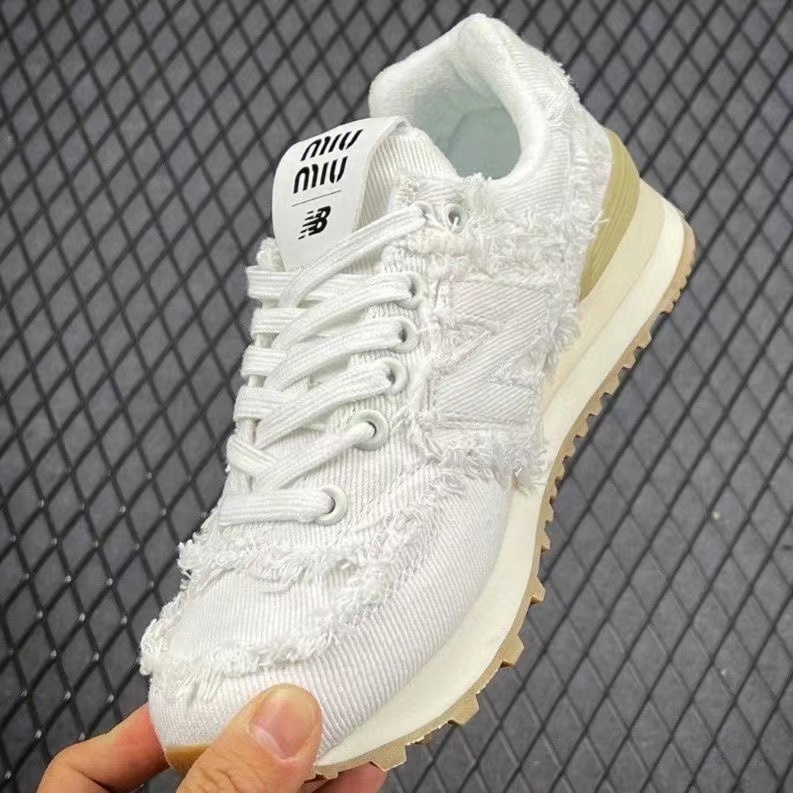 $68-LDN-530 MIU gallery