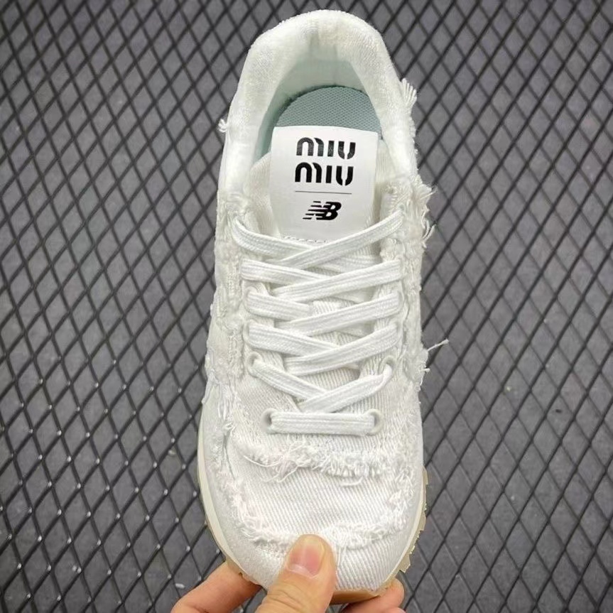 $68-LDN-530 MIU gallery