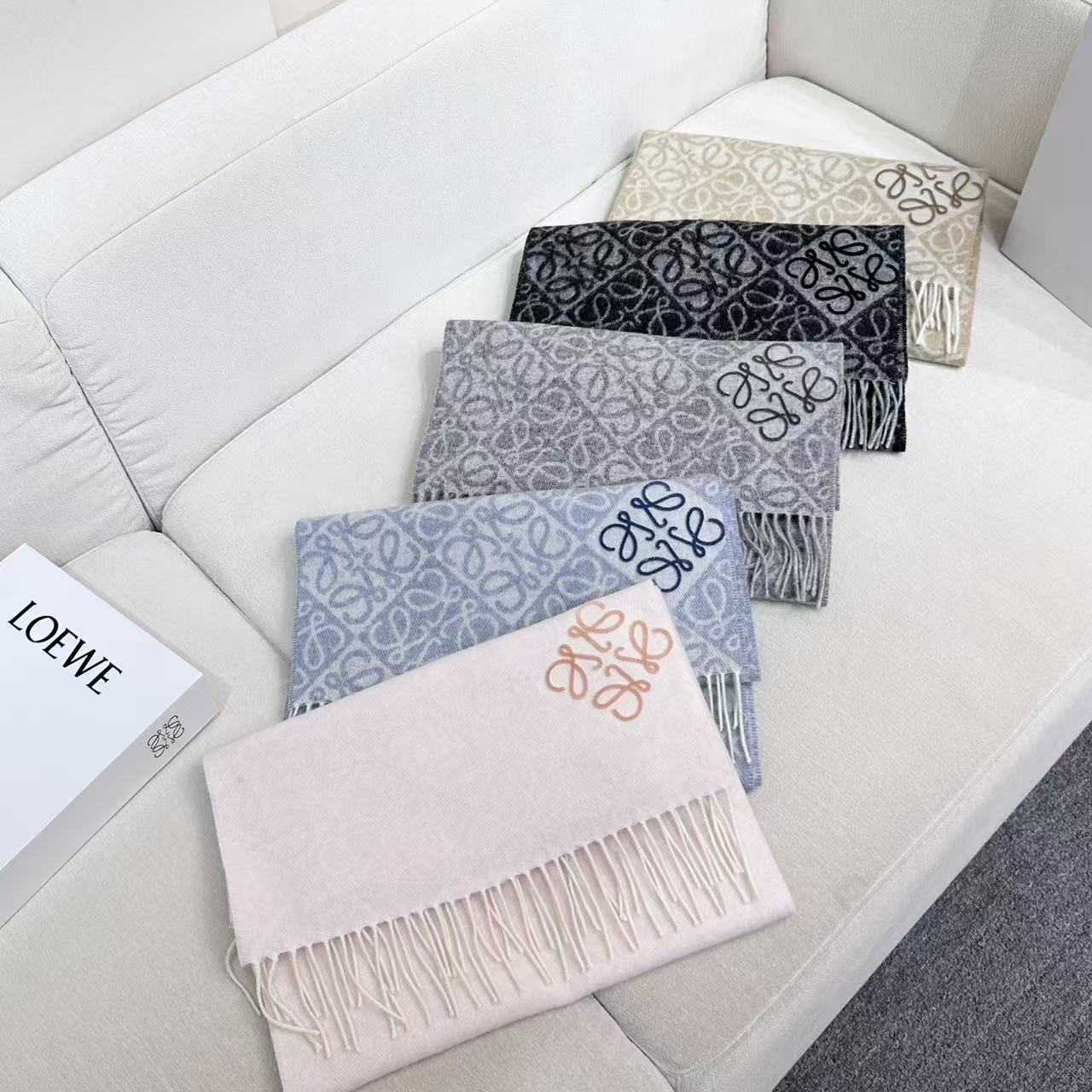 $68.5-LING-14 LOEVE gallery