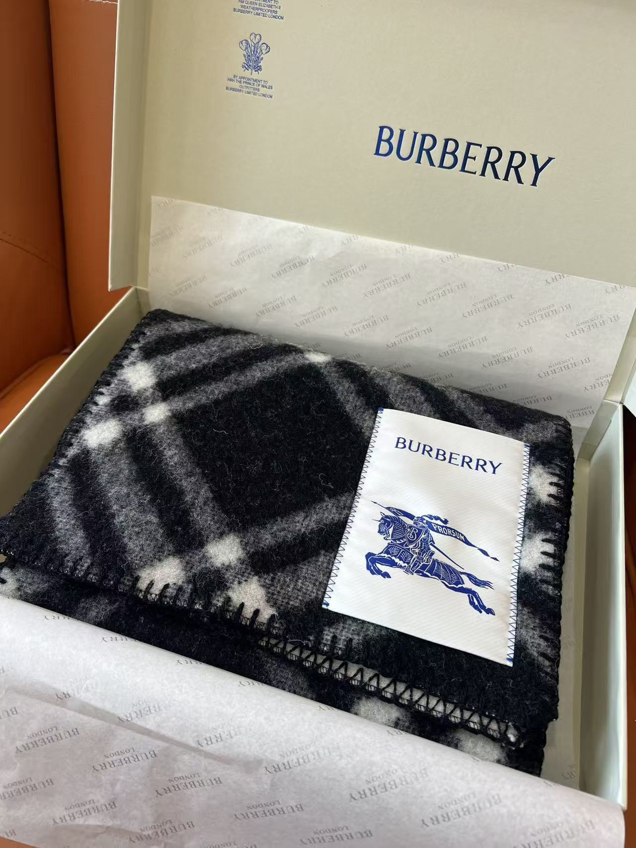 $68.5-LING-17 BURBERRY gallery