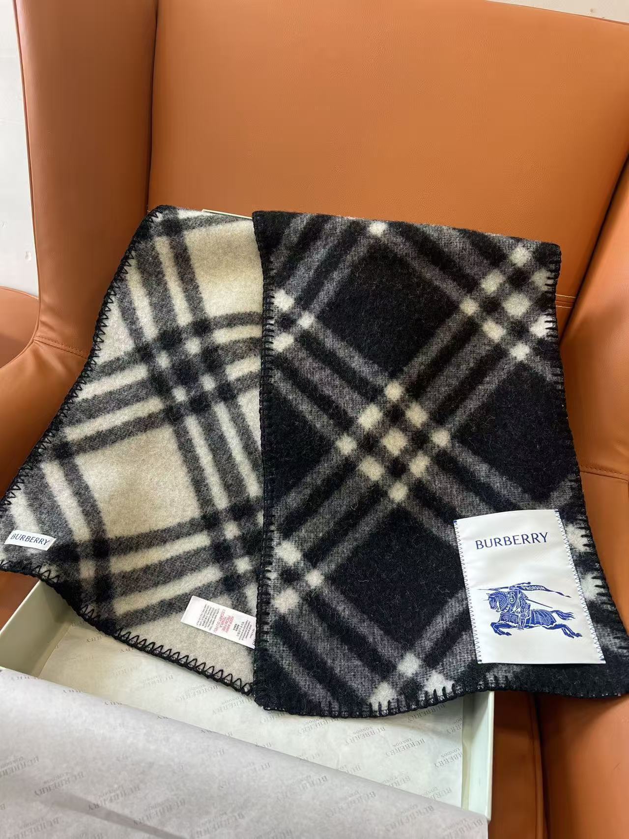 $68.5-LING-17 BURBERRY gallery