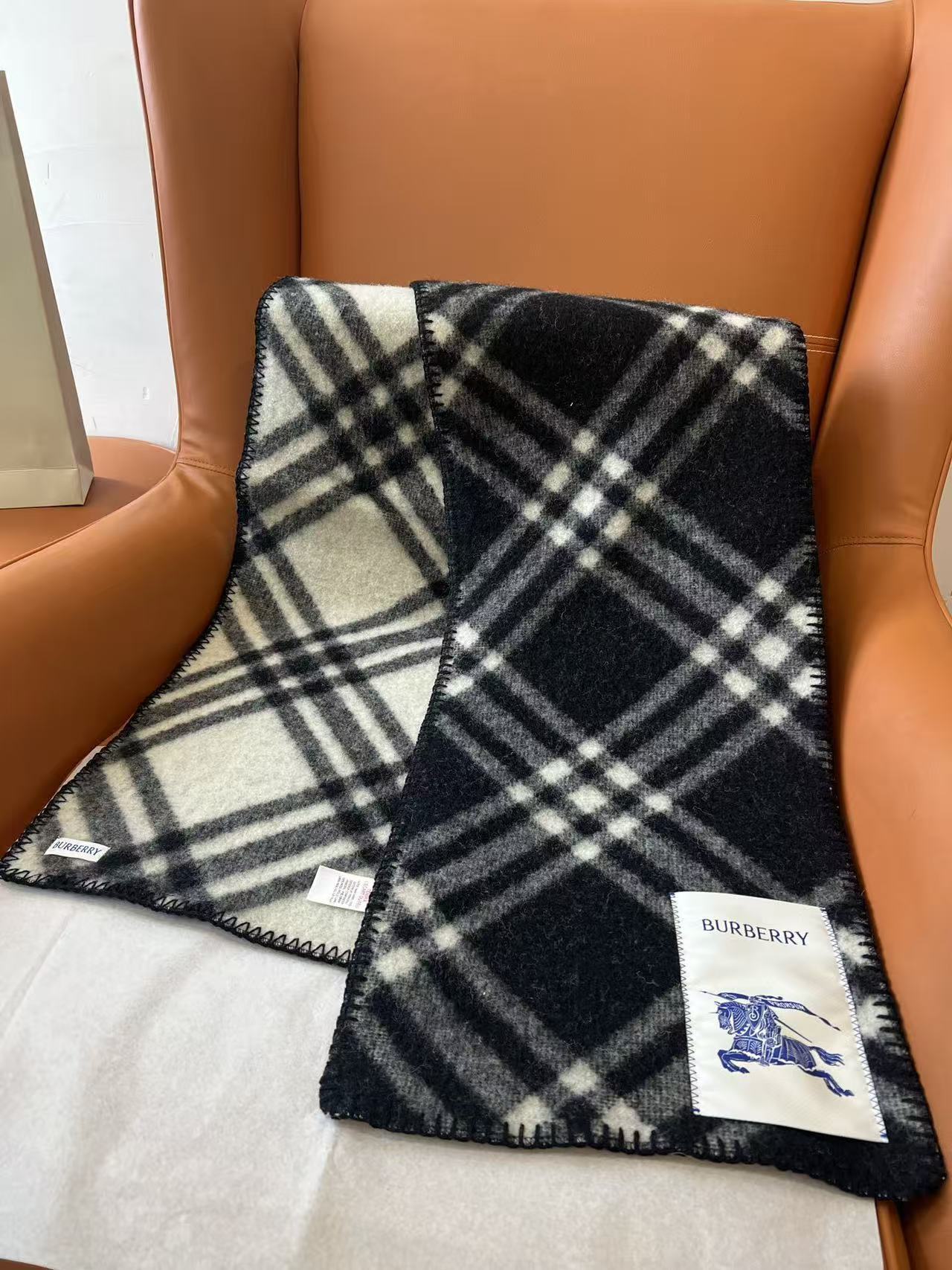 $68.5-LING-17 BURBERRY gallery