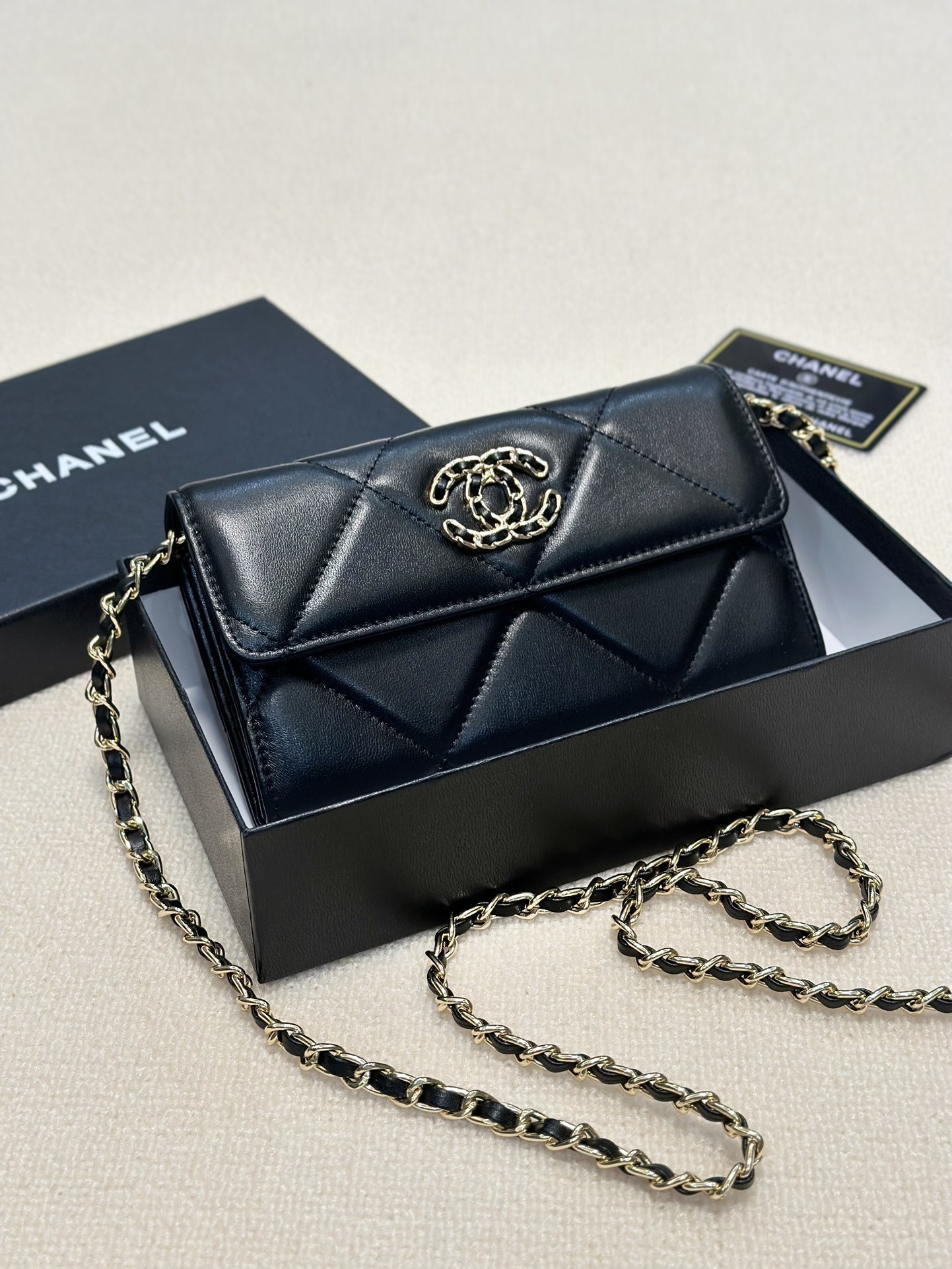 $68.89-LDN-364 CHA gallery