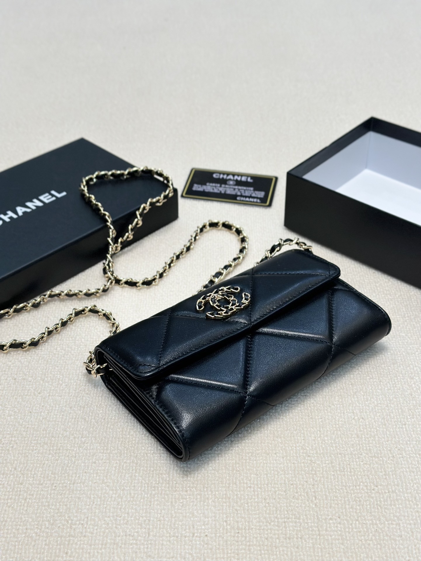 $68.89-LDN-364 CHA gallery