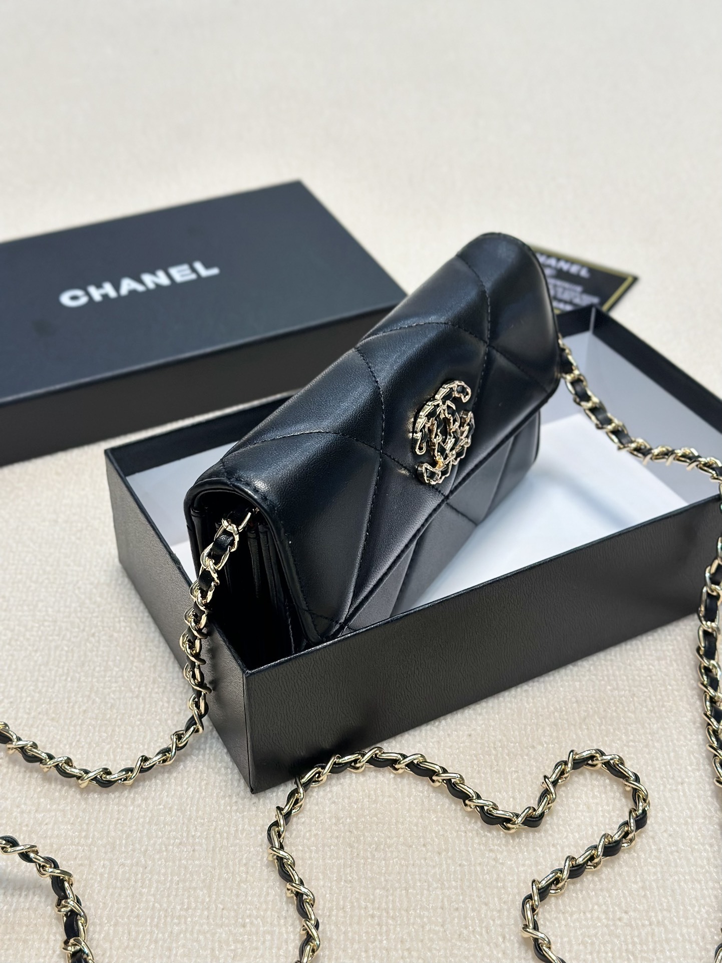 $68.89-LDN-364 CHA gallery