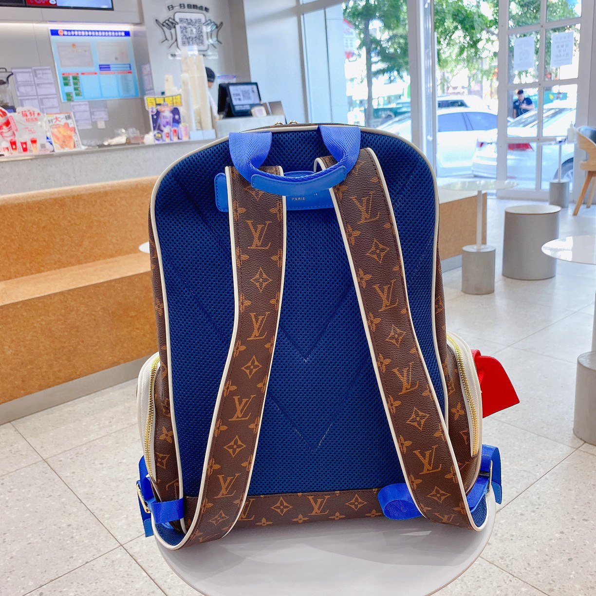 $68.99-LDN-306 LV gallery